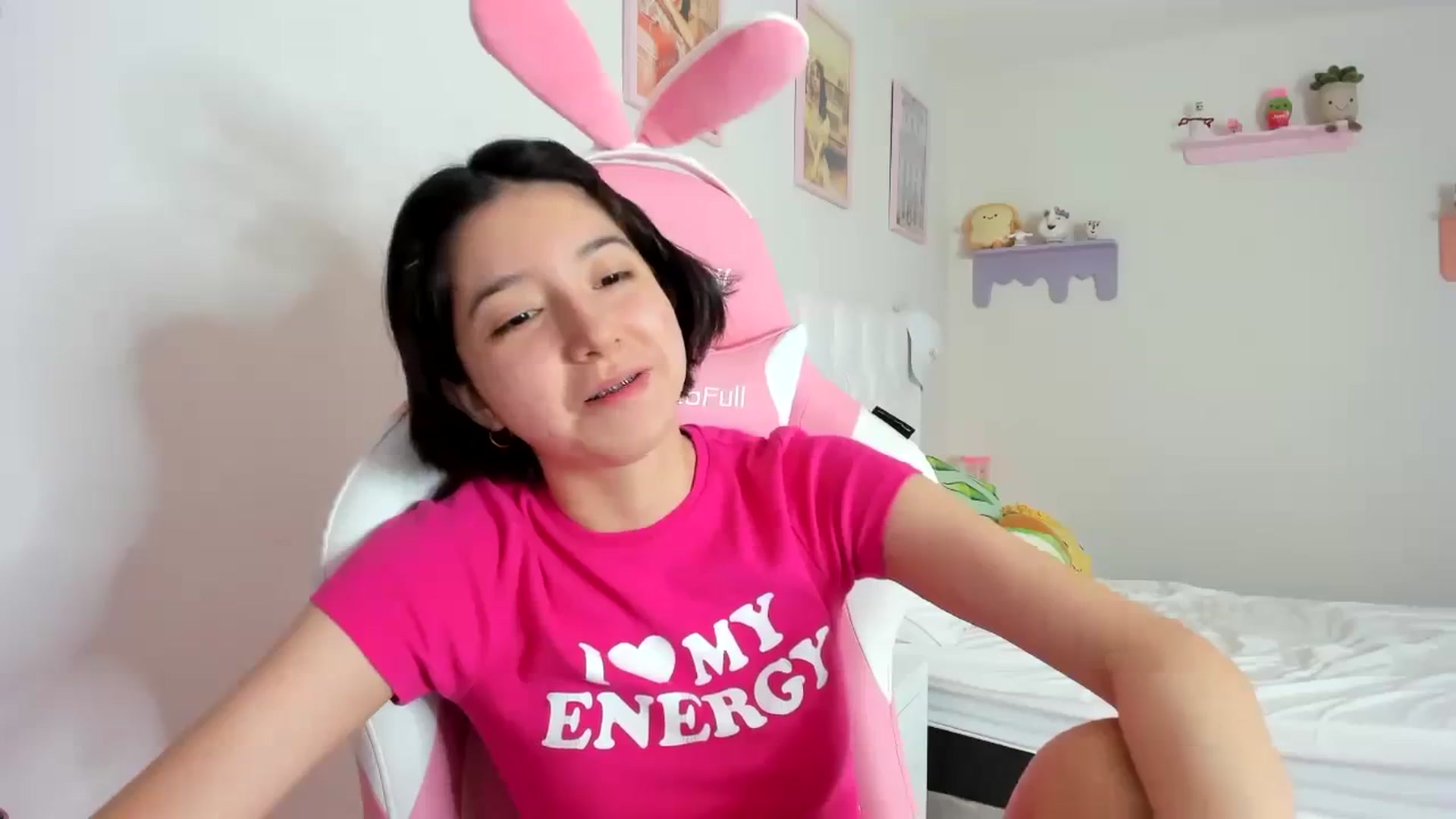 Gallery image thumbnail from Cherrycute666's myfreecams stream on, 09/20/2023, 21:16 image 11 of 20