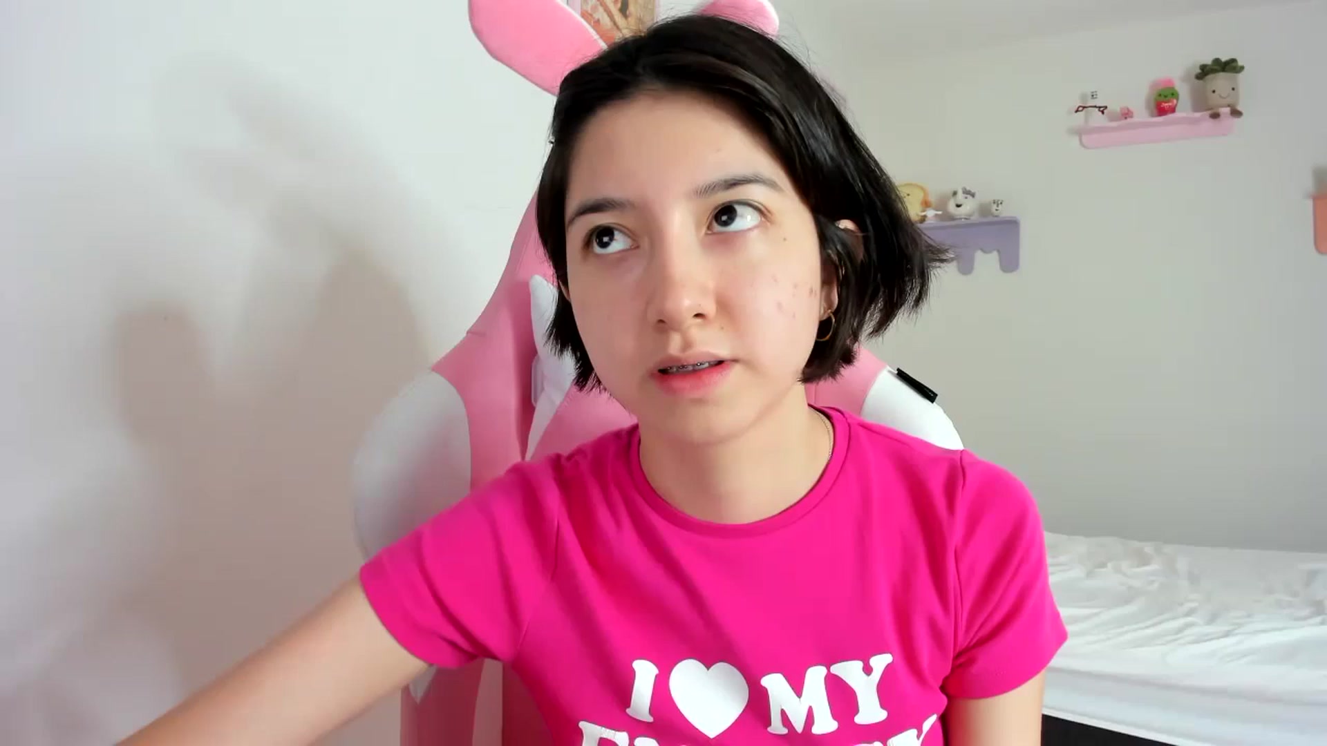 Gallery image thumbnail from Cherrycute666's myfreecams stream on, 09/20/2023, 21:16 image 1 of 20