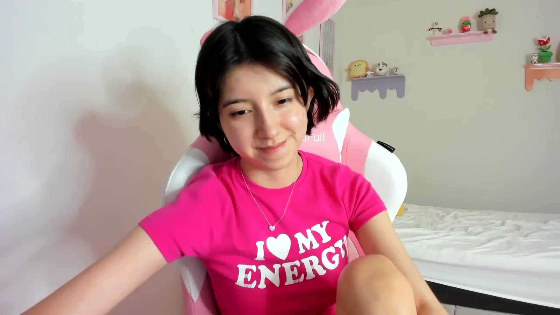 Gallery image thumbnail from Cherrycute666's myfreecams stream on, 09/21/2023, 24:32 image 10 of 20