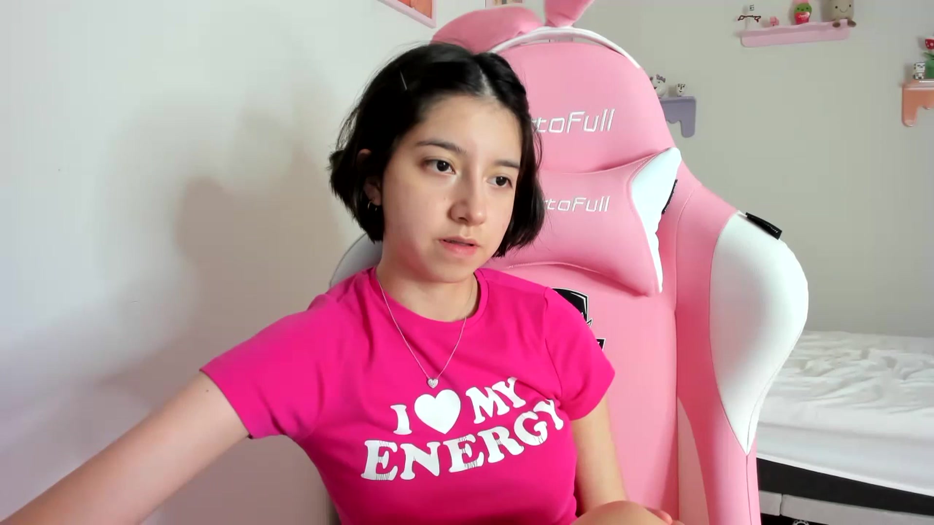 Gallery image thumbnail from Cherrycute666's myfreecams stream on, 09/21/2023, 24:32 image 12 of 20