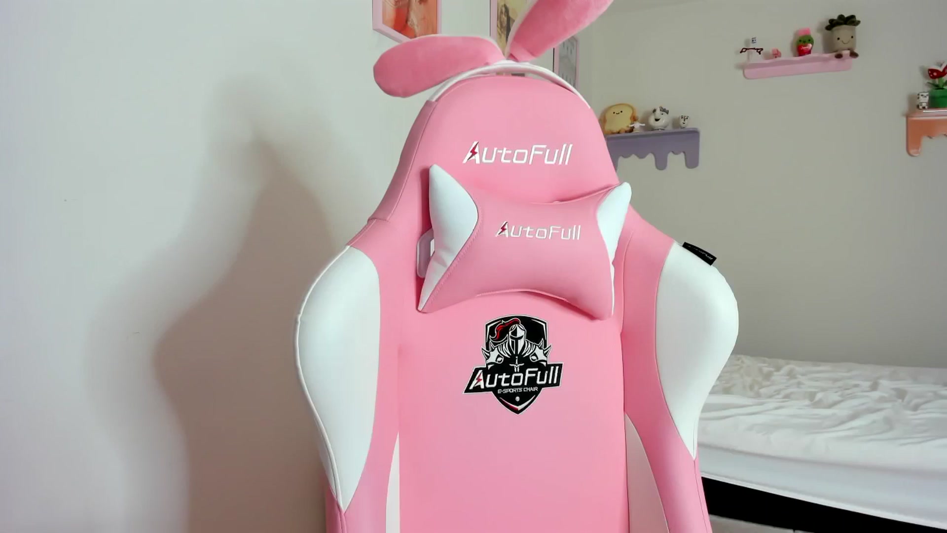 Gallery image thumbnail from Cherrycute666's myfreecams stream on, 09/21/2023, 24:32 image 13 of 20