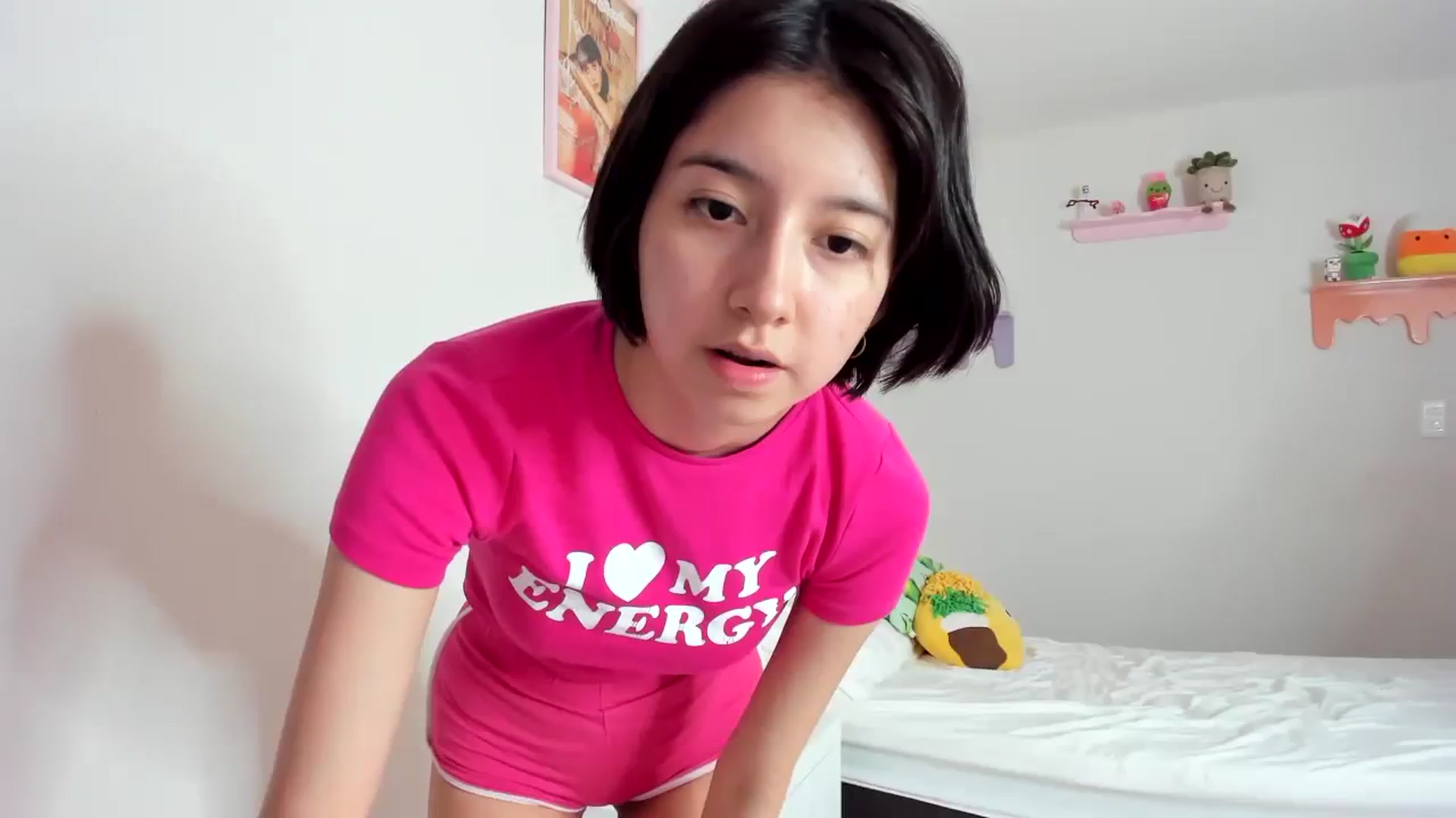 Gallery image thumbnail from Cherrycute666's myfreecams stream on, 09/21/2023, 24:32 image 7 of 20
