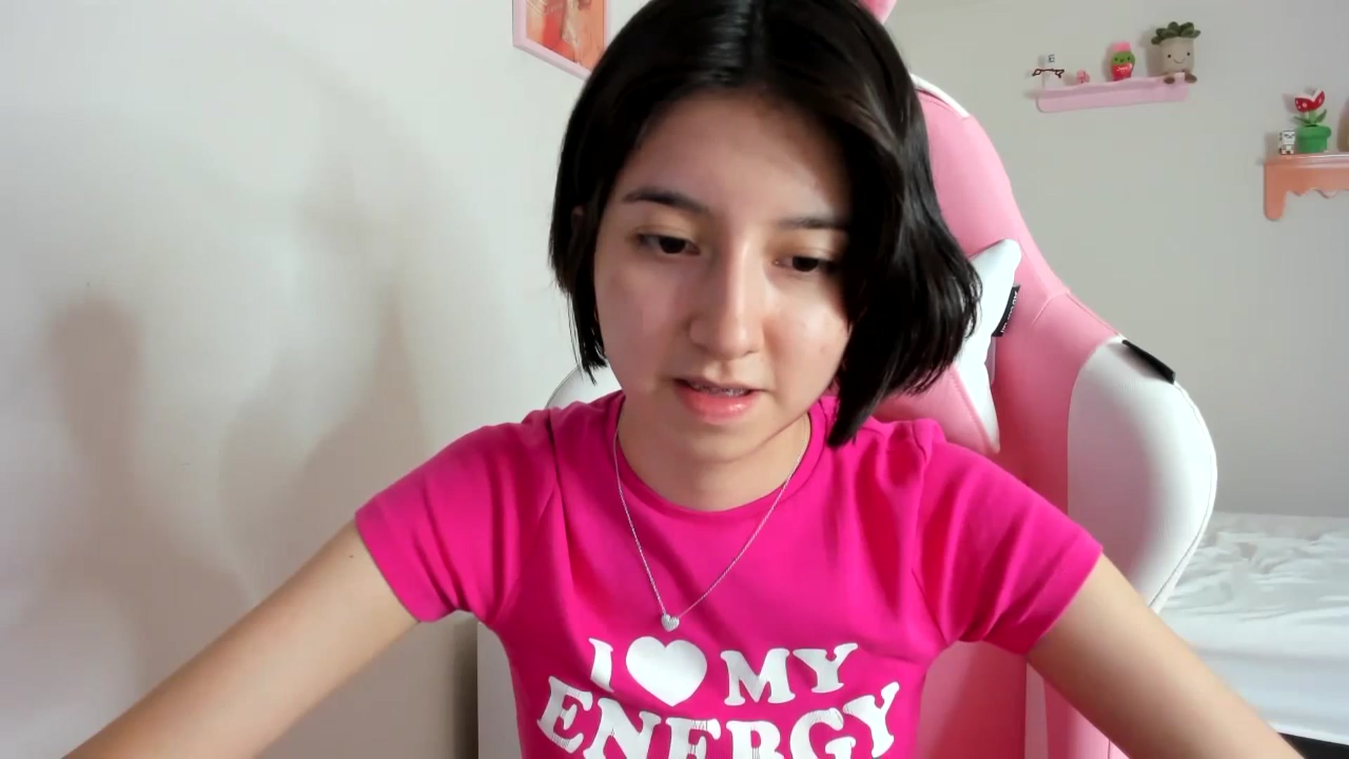 Gallery image thumbnail from Cherrycute666's myfreecams stream on, 09/21/2023, 24:32 image 9 of 20
