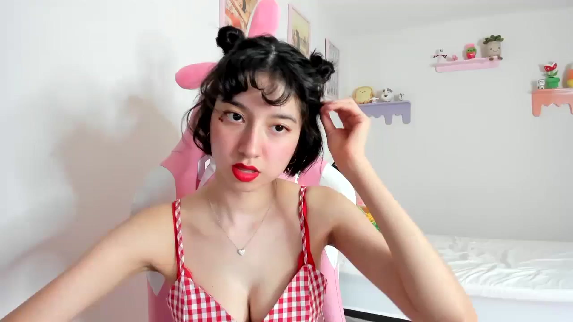 Gallery image thumbnail from Cherrycute666's myfreecams stream on, 09/22/2023, 22:16 image 4 of 20