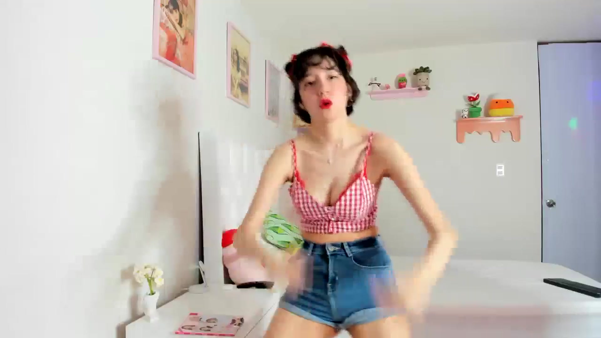 Gallery image thumbnail from Cherrycute666's myfreecams stream on, 09/22/2023, 22:32 image 13 of 20