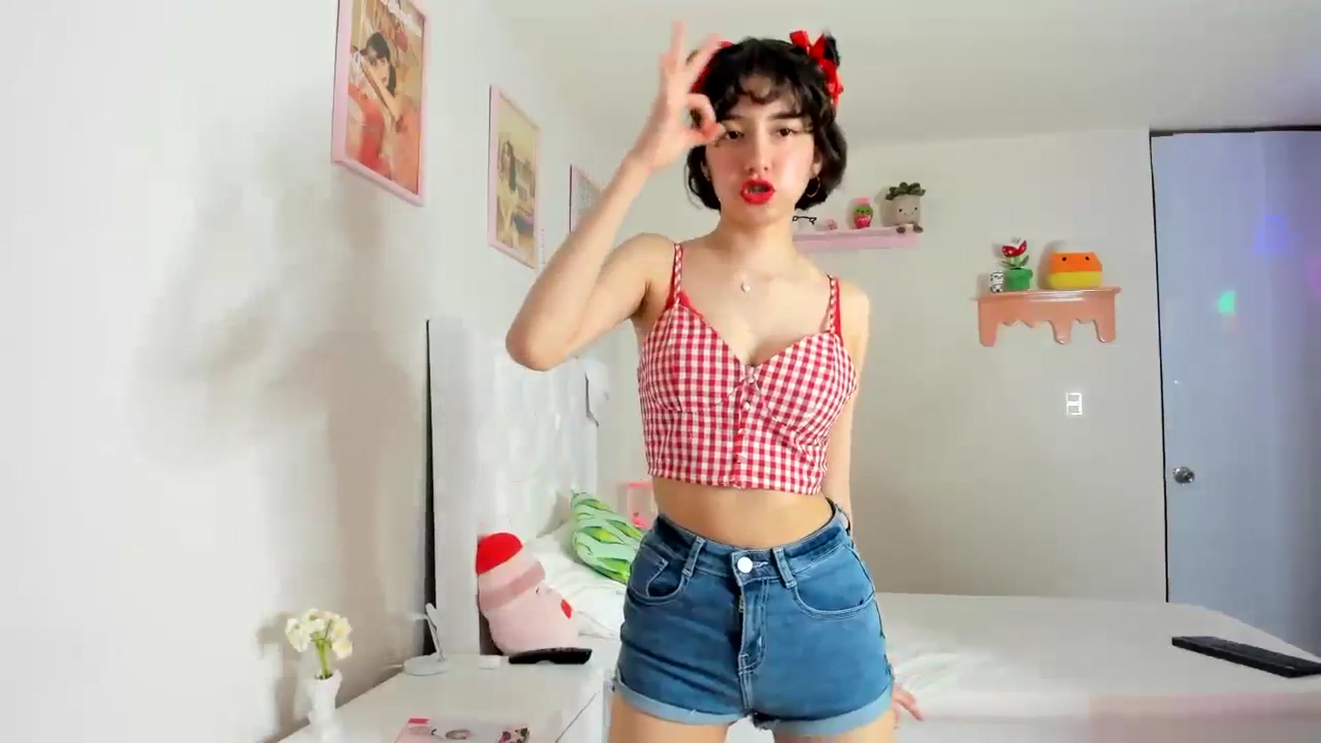Gallery image thumbnail from Cherrycute666's myfreecams stream on, 09/23/2023, 24:03 image 13 of 20