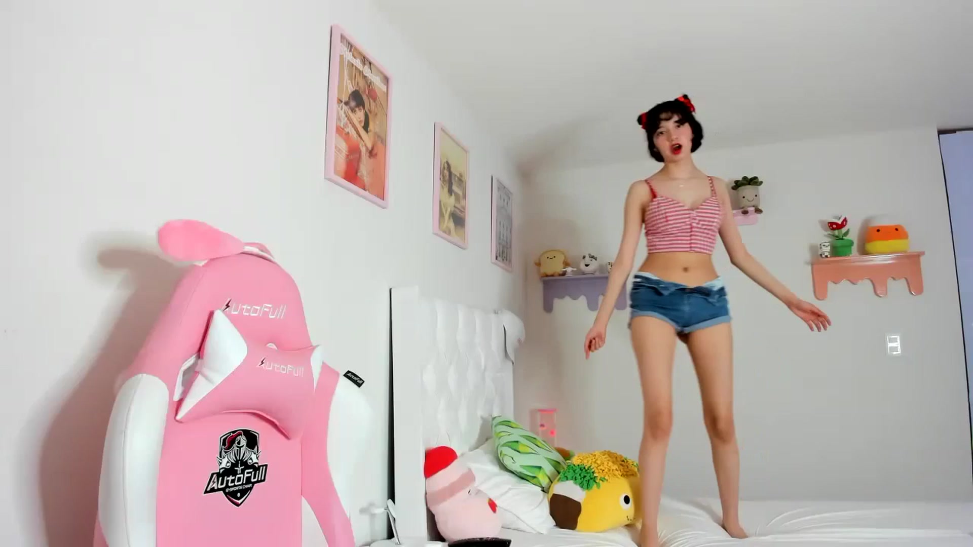 Gallery image thumbnail from Cherrycute666's myfreecams stream on, 09/23/2023, 24:03 image 19 of 20