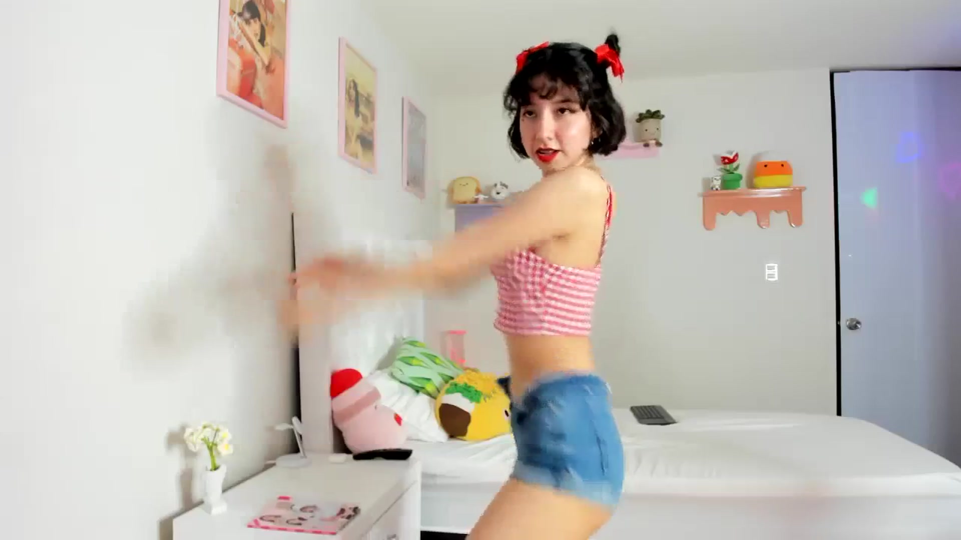 Gallery image thumbnail from Cherrycute666's myfreecams stream on, 09/23/2023, 02:47 image 12 of 20