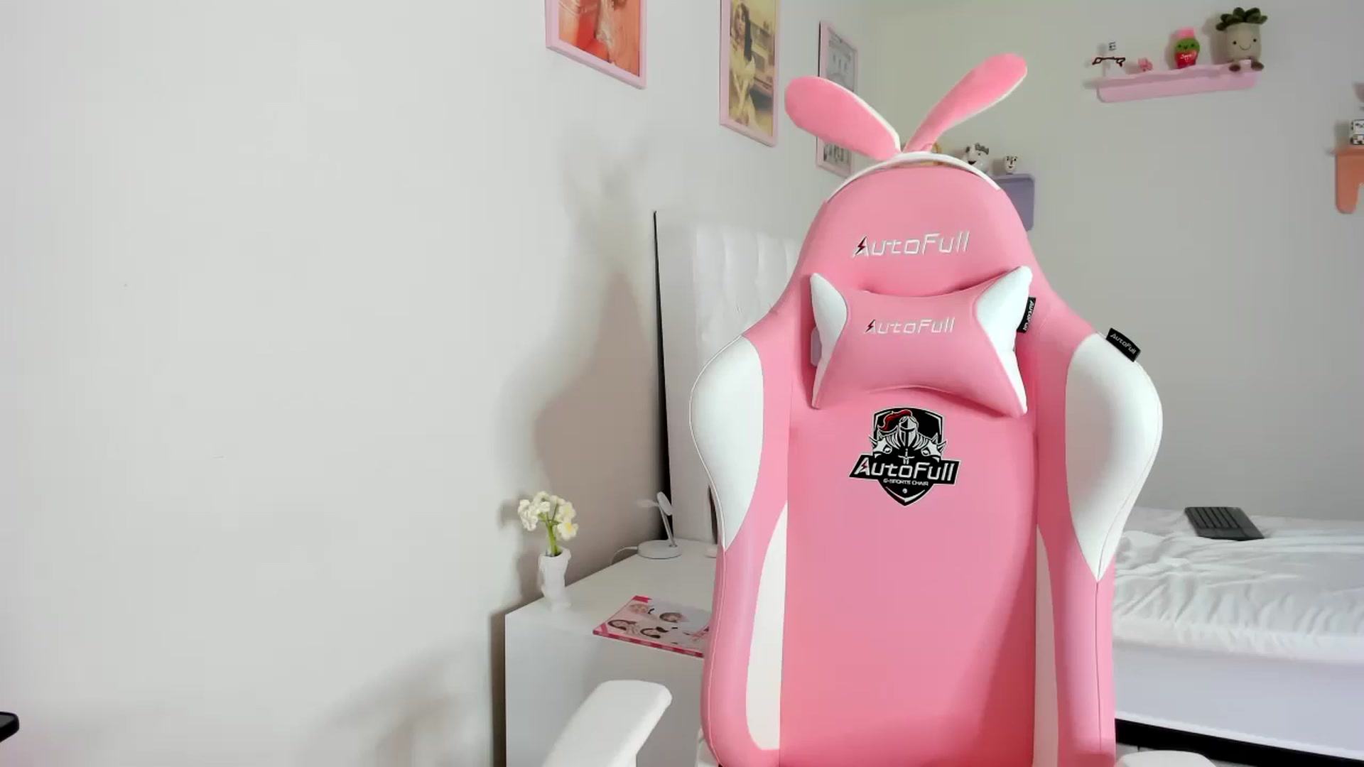 Gallery image thumbnail from Cherrycute666's myfreecams stream on, 09/23/2023, 03:50 image 4 of 20