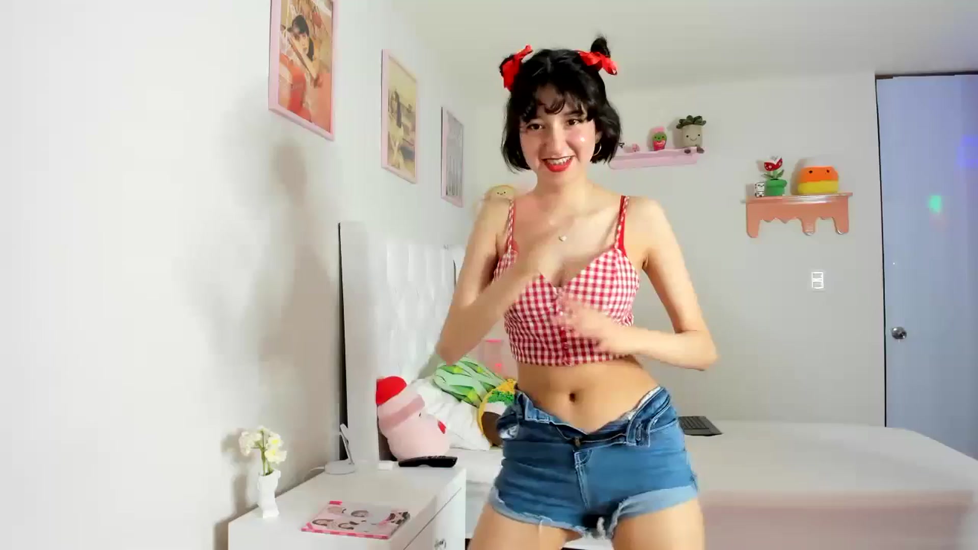 Gallery image thumbnail from Cherrycute666's myfreecams stream on, 09/23/2023, 04:52 image 1 of 20