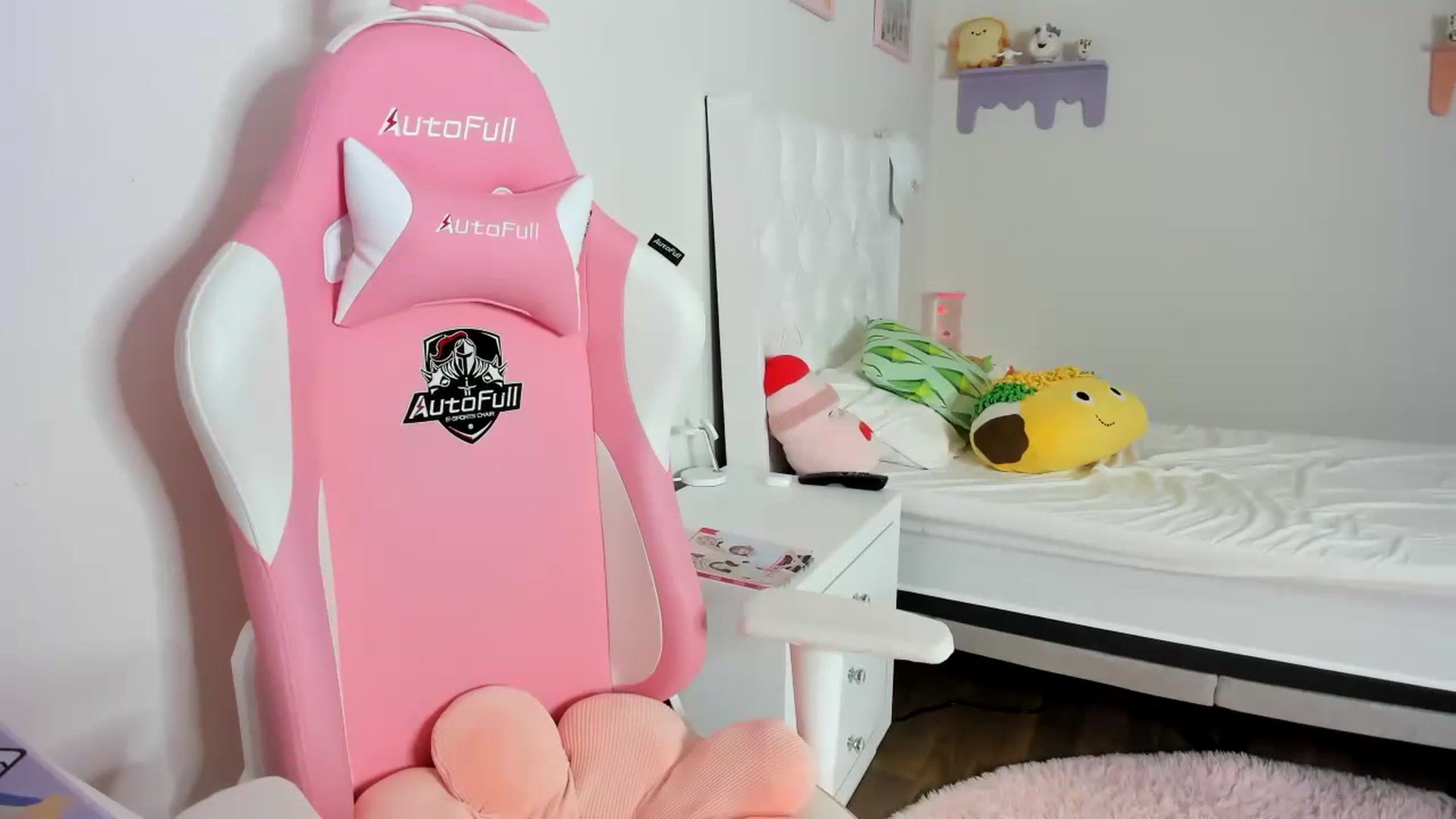 Gallery image thumbnail from Cherrycute666's myfreecams stream on, 09/23/2023, 10:56 image 17 of 20