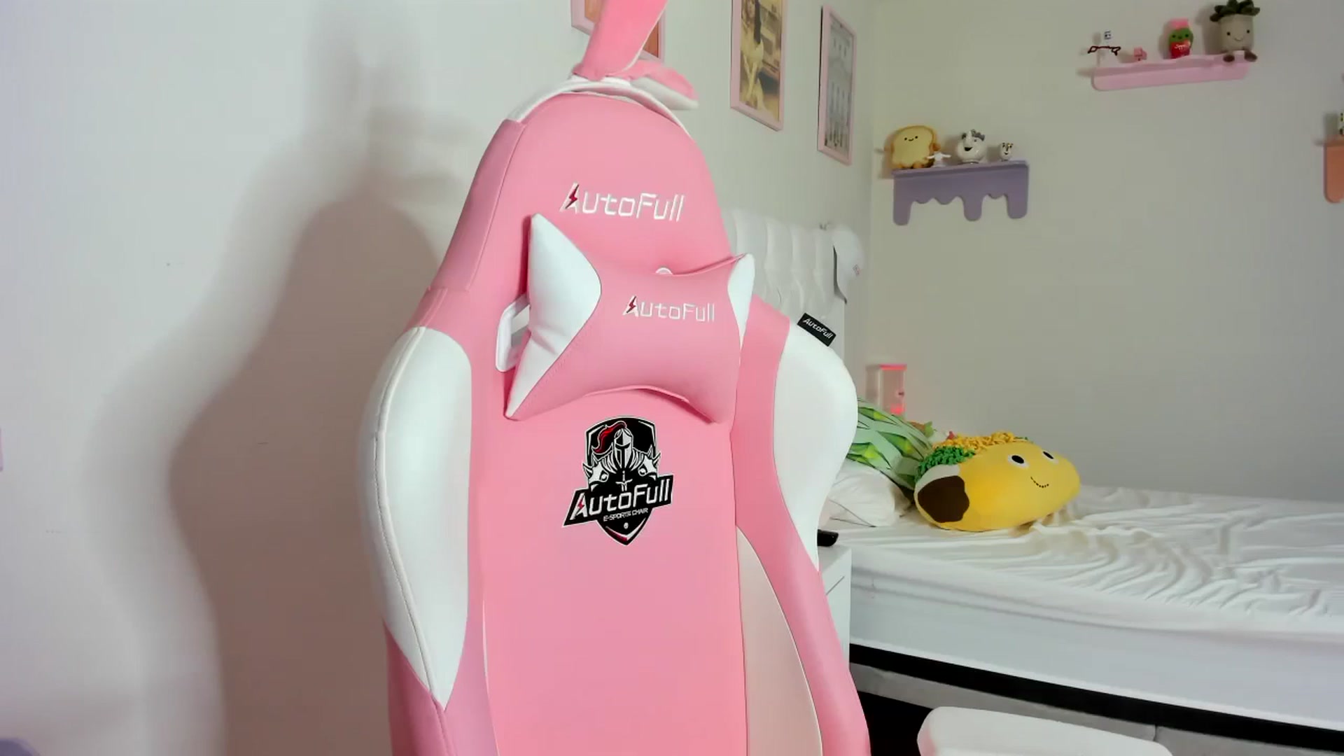 Gallery image thumbnail from Cherrycute666's myfreecams stream on, 09/23/2023, 10:56 image 15 of 20