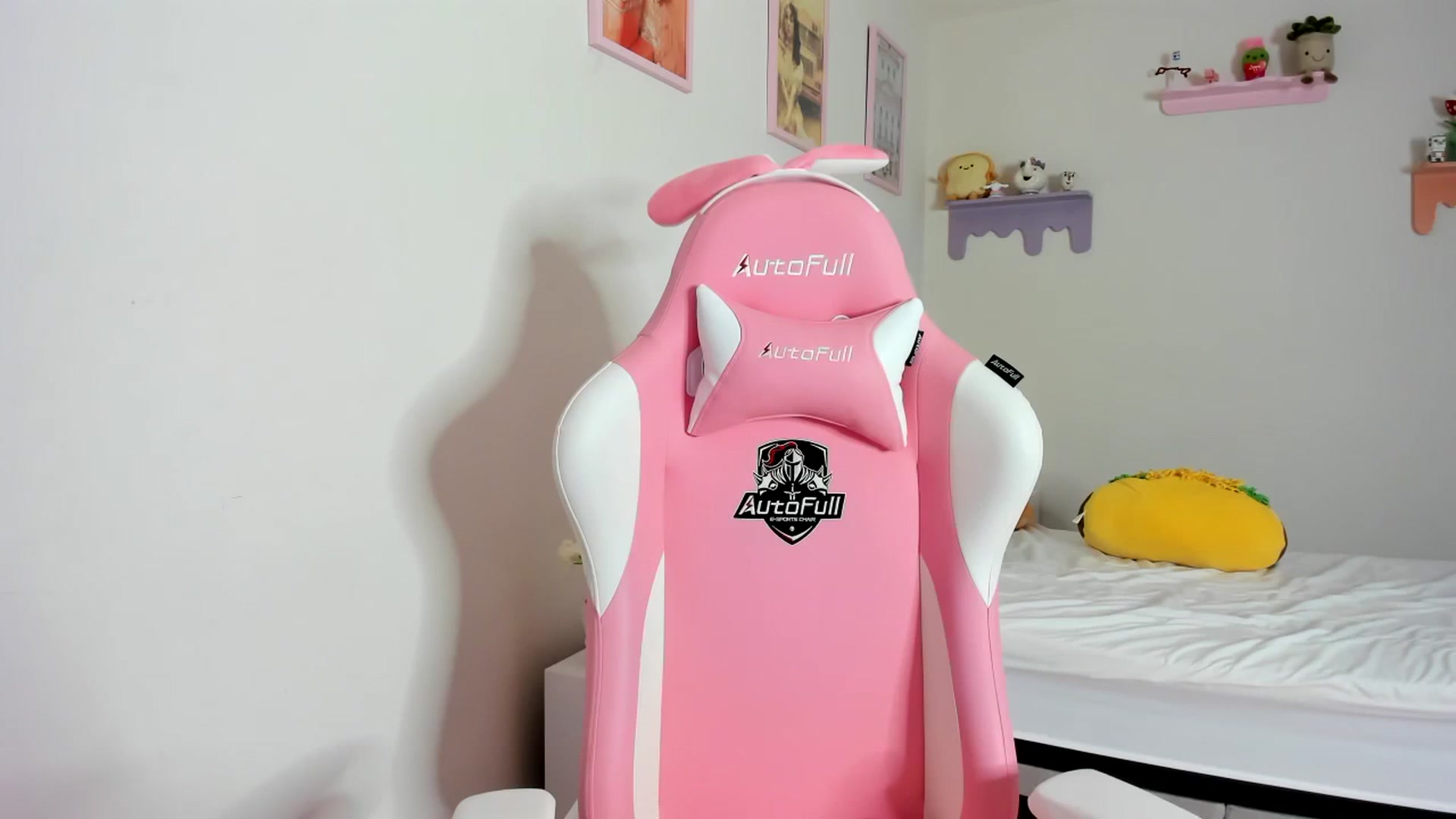 Gallery image thumbnail from Cherrycute666's myfreecams stream on, 09/23/2023, 10:56 image 2 of 20