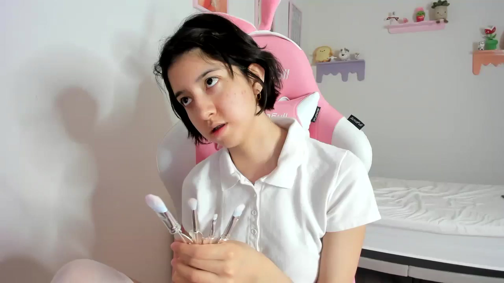 Gallery image thumbnail from Cherrycute666's myfreecams stream on, 09/24/2023, 01:34 image 20 of 20