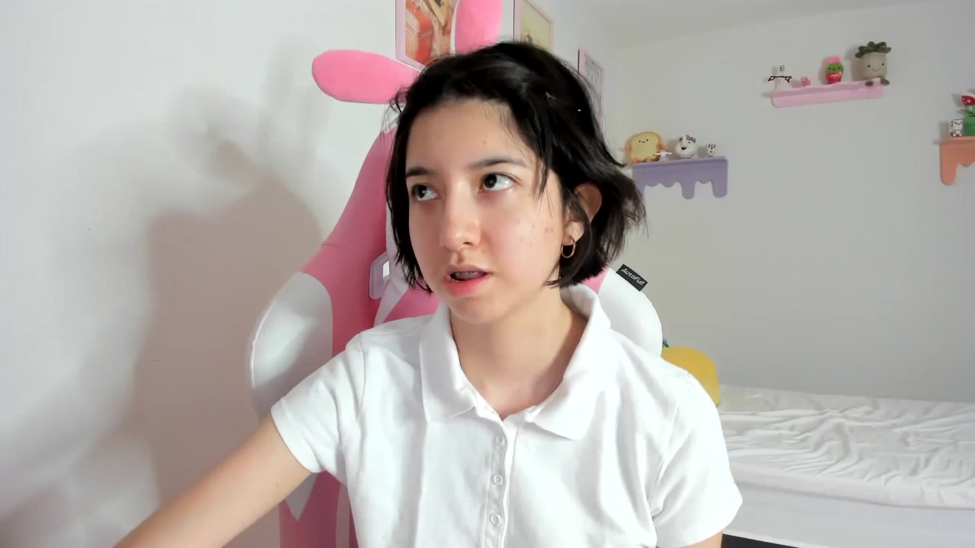 Gallery image thumbnail from Cherrycute666's myfreecams stream on, 09/24/2023, 01:34 image 6 of 20