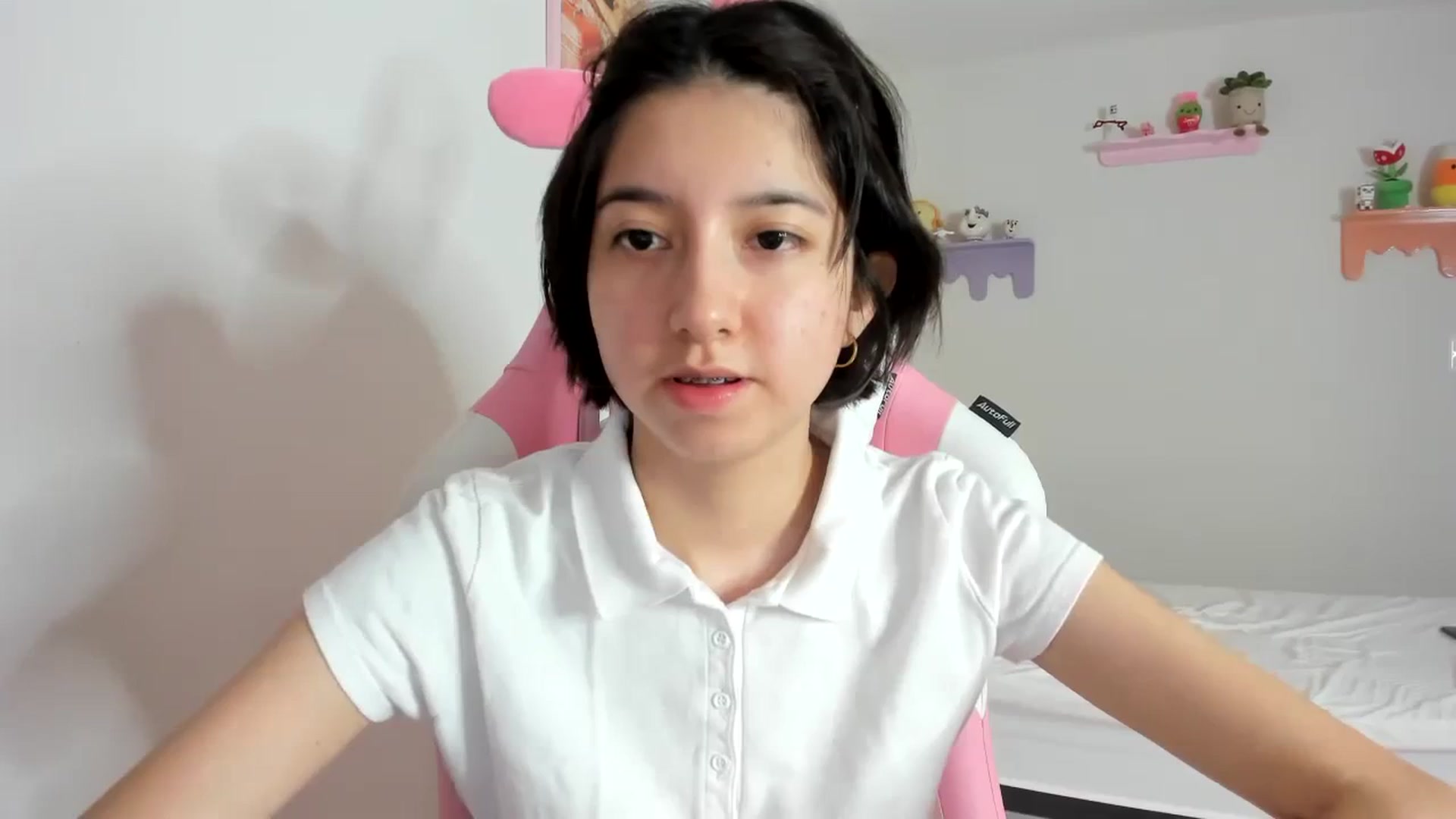 Gallery image thumbnail from Cherrycute666's myfreecams stream on, 09/24/2023, 01:34 image 11 of 20