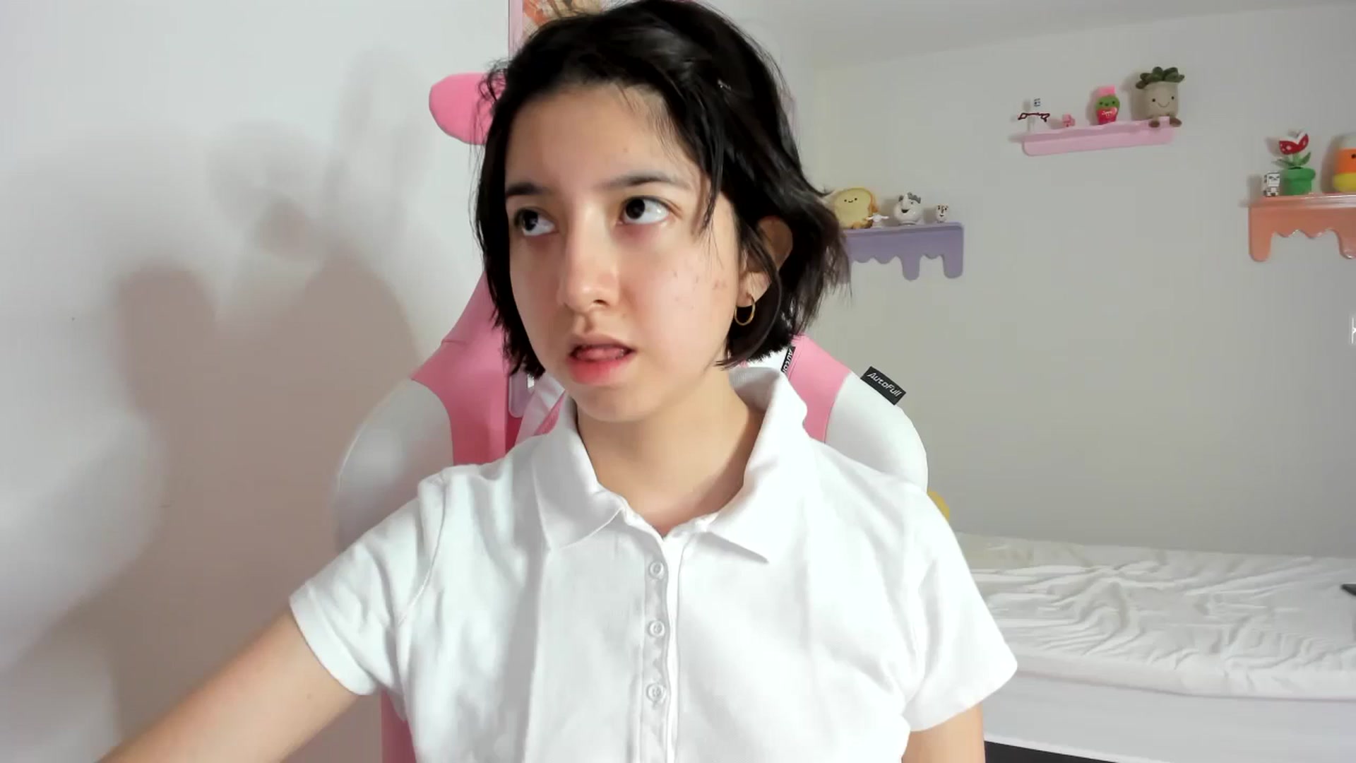 Gallery image thumbnail from Cherrycute666's myfreecams stream on, 09/24/2023, 01:34 image 13 of 20