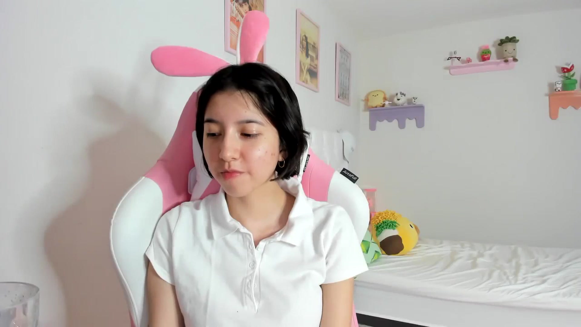 Gallery image thumbnail from Cherrycute666's myfreecams stream on, 09/24/2023, 07:08 image 11 of 20