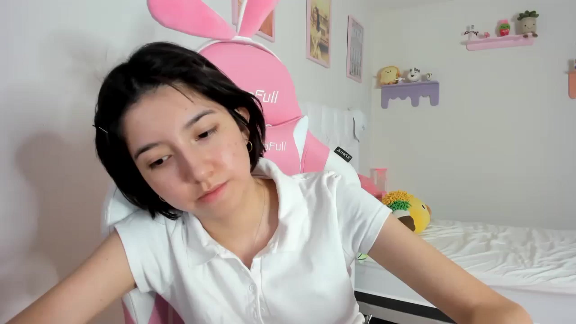 Gallery image thumbnail from Cherrycute666's myfreecams stream on, 09/24/2023, 07:08 image 19 of 20