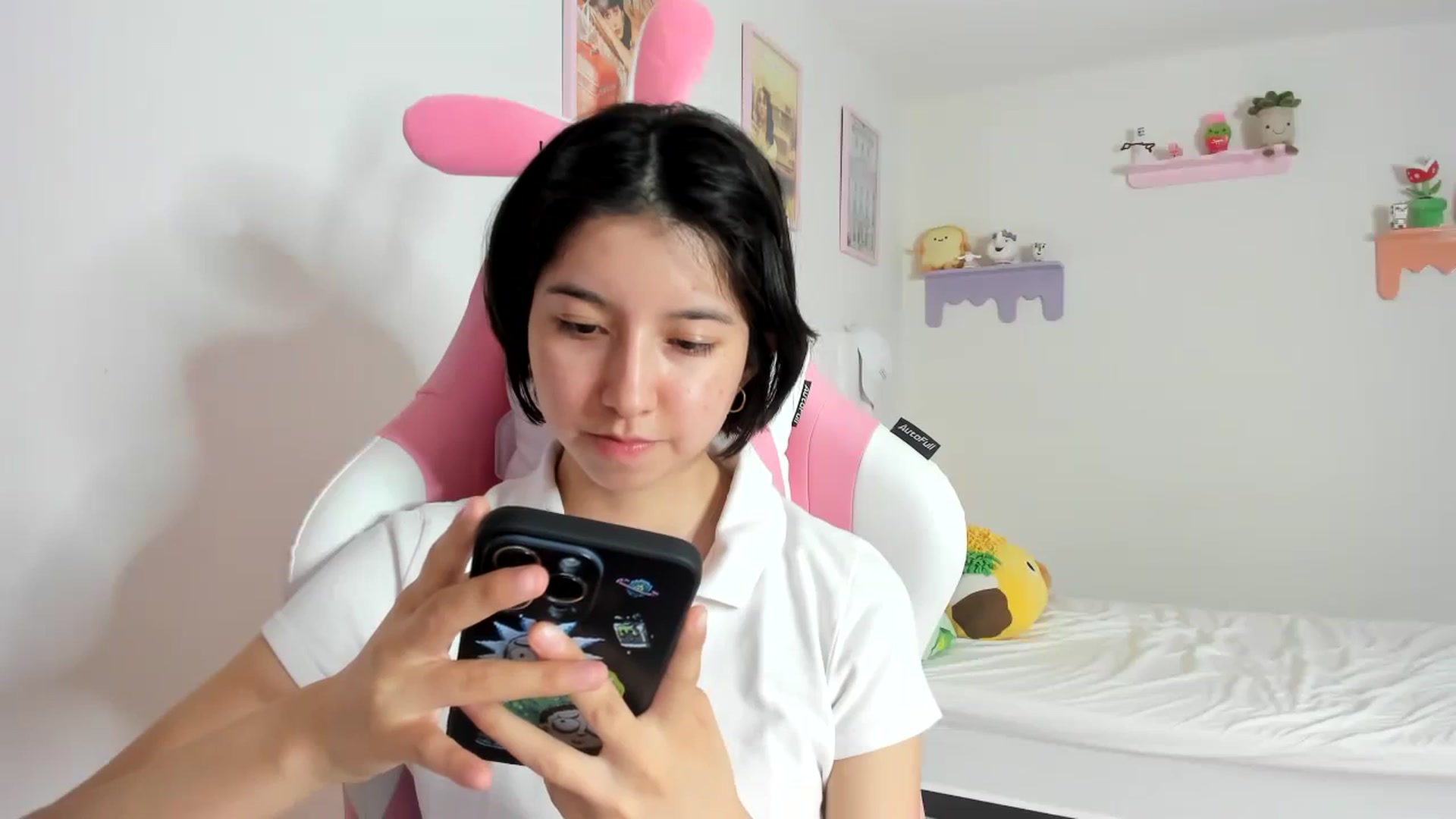 Gallery image thumbnail from Cherrycute666's myfreecams stream on, 09/24/2023, 07:08 image 10 of 20