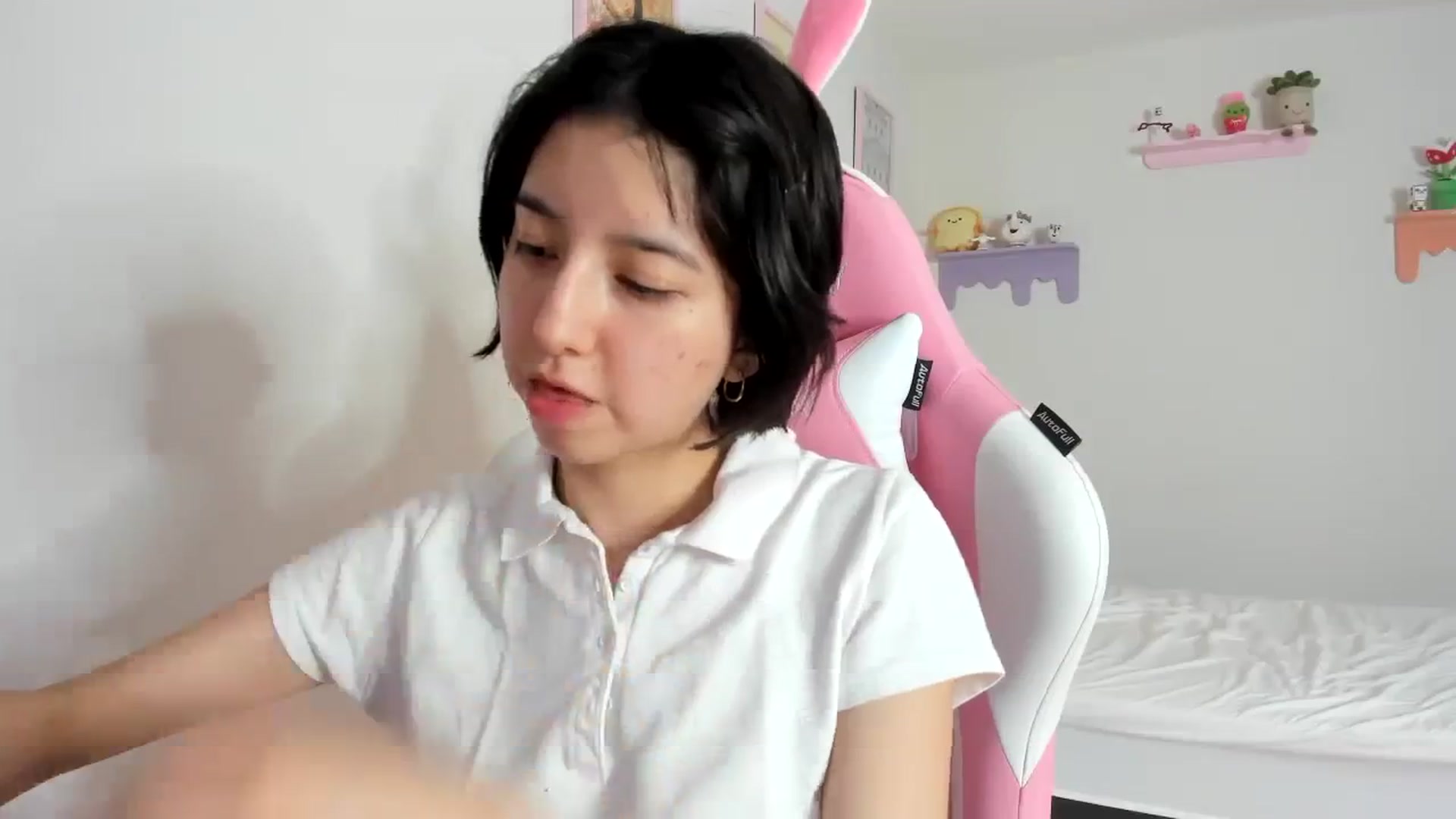 Gallery image thumbnail from Cherrycute666's myfreecams stream on, 09/24/2023, 07:08 image 4 of 20