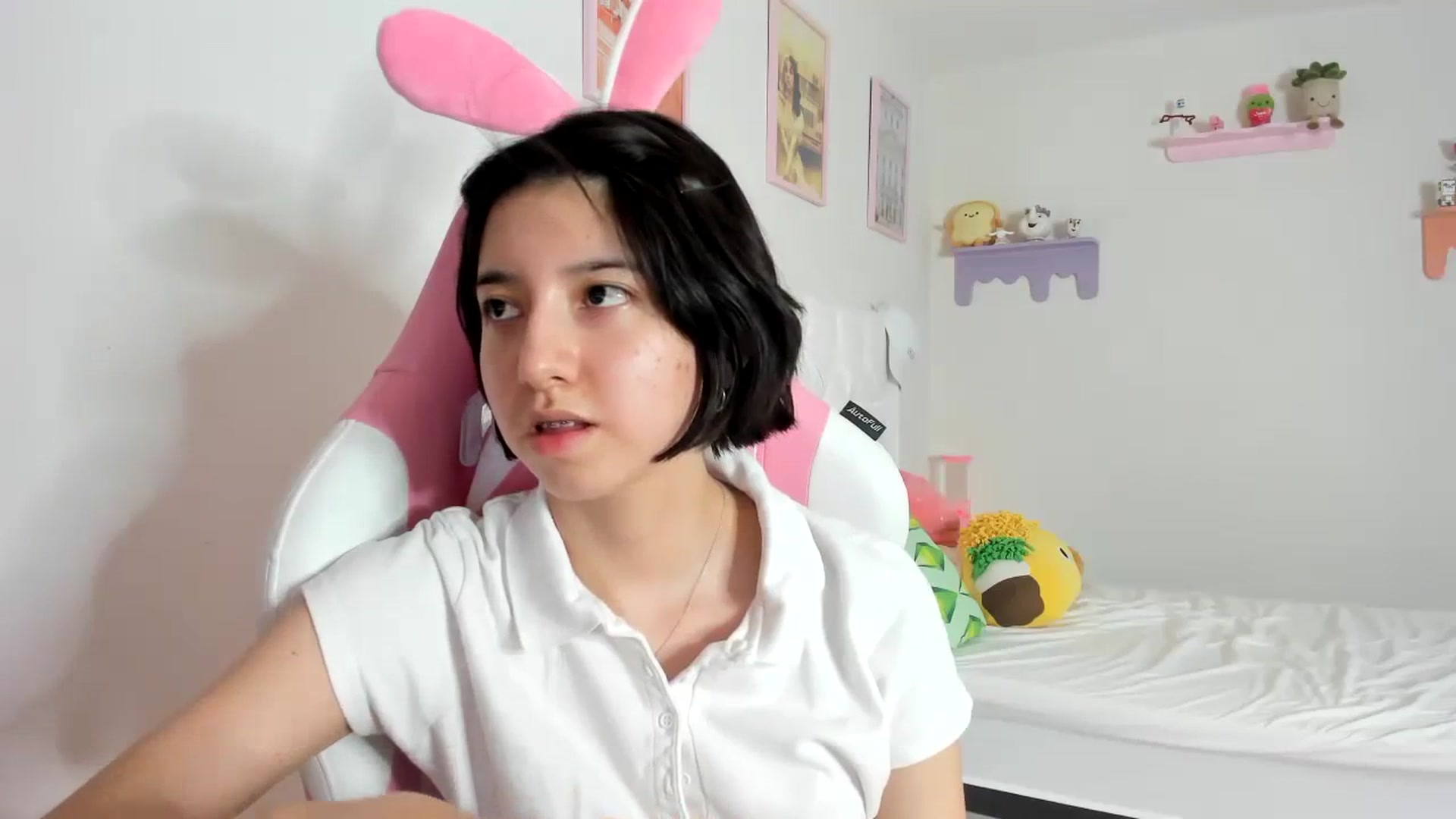 Gallery image thumbnail from Cherrycute666's myfreecams stream on, 09/24/2023, 07:08 image 17 of 20