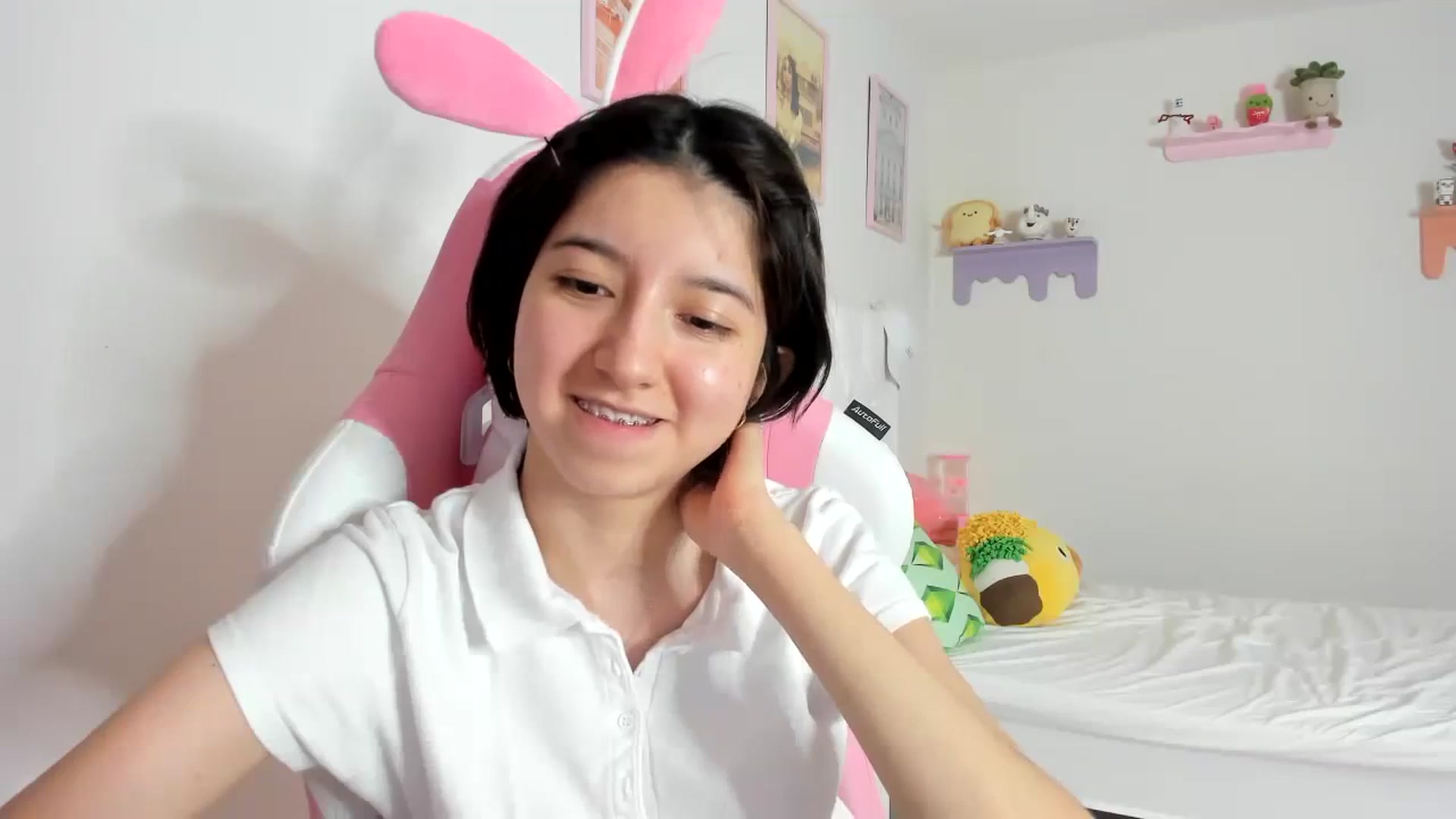 Gallery image thumbnail from Cherrycute666's myfreecams stream on, 09/24/2023, 07:08 image 16 of 20