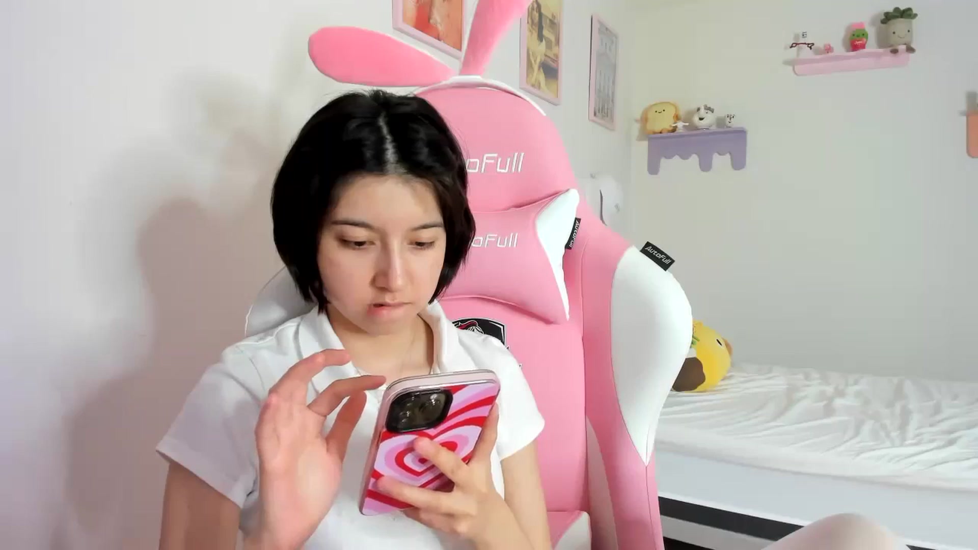 Gallery image thumbnail from Cherrycute666's myfreecams stream on, 09/24/2023, 08:08 image 20 of 20