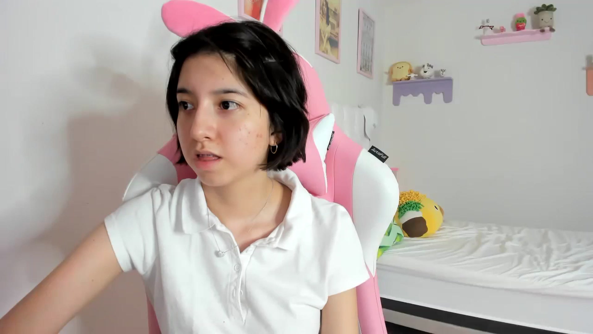 Gallery image thumbnail from Cherrycute666's myfreecams stream on, 09/24/2023, 08:08 image 15 of 20