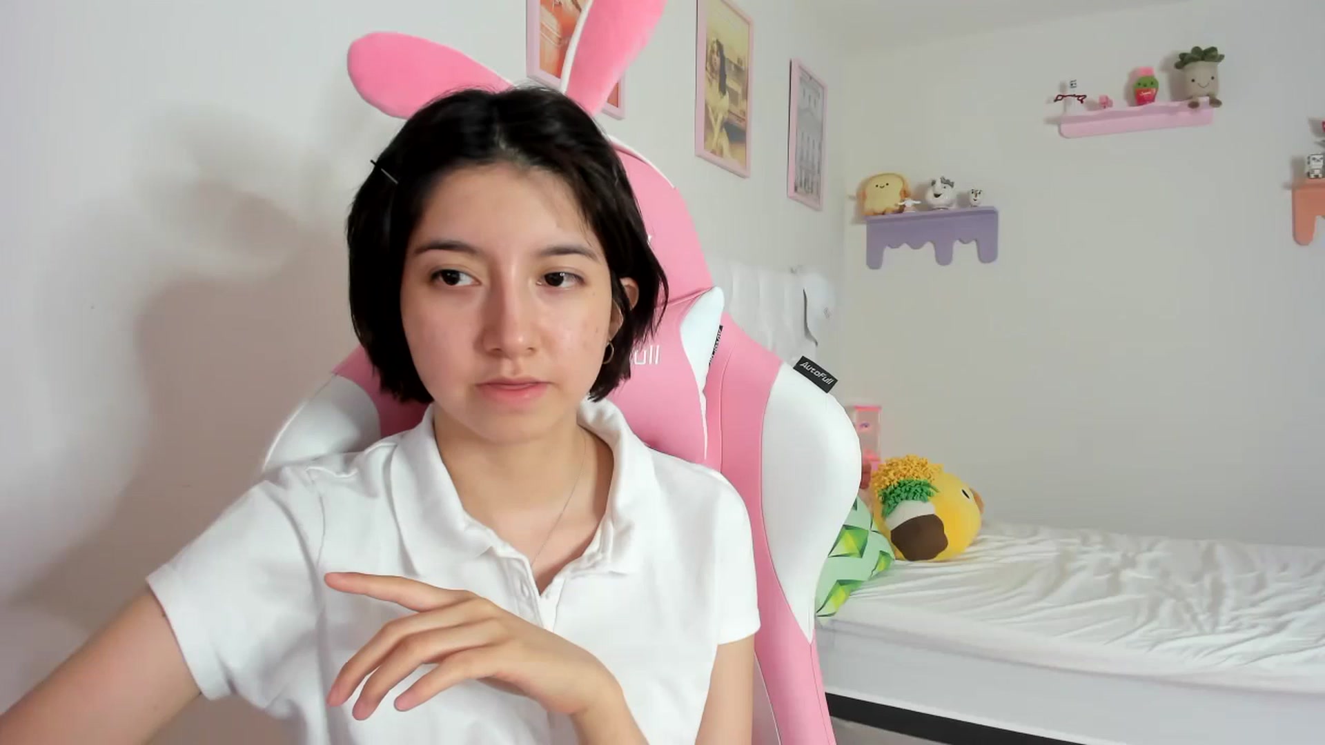 Gallery image thumbnail from Cherrycute666's myfreecams stream on, 09/24/2023, 08:08 image 10 of 20