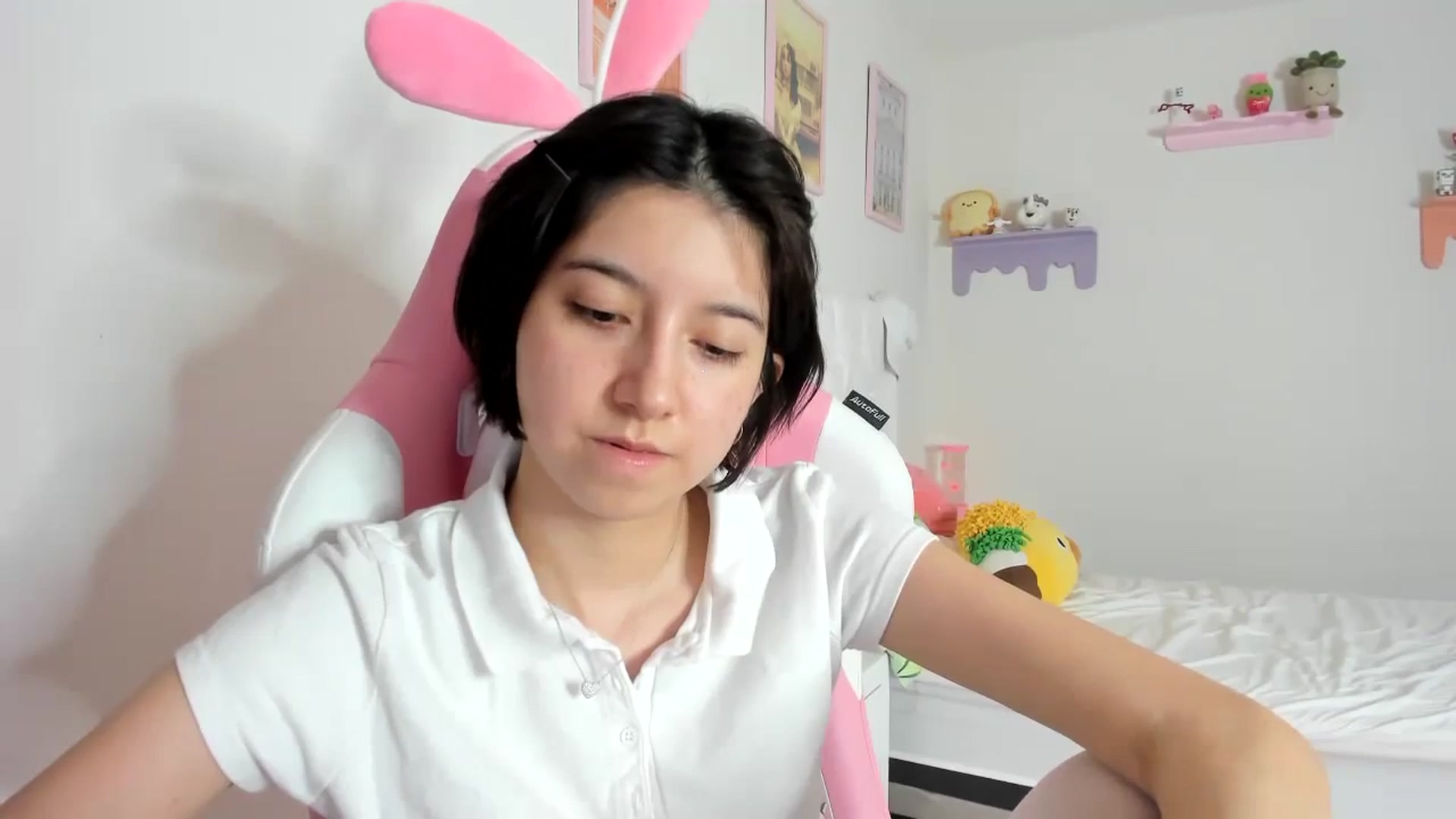 Gallery image thumbnail from Cherrycute666's myfreecams stream on, 09/24/2023, 08:08 image 11 of 20