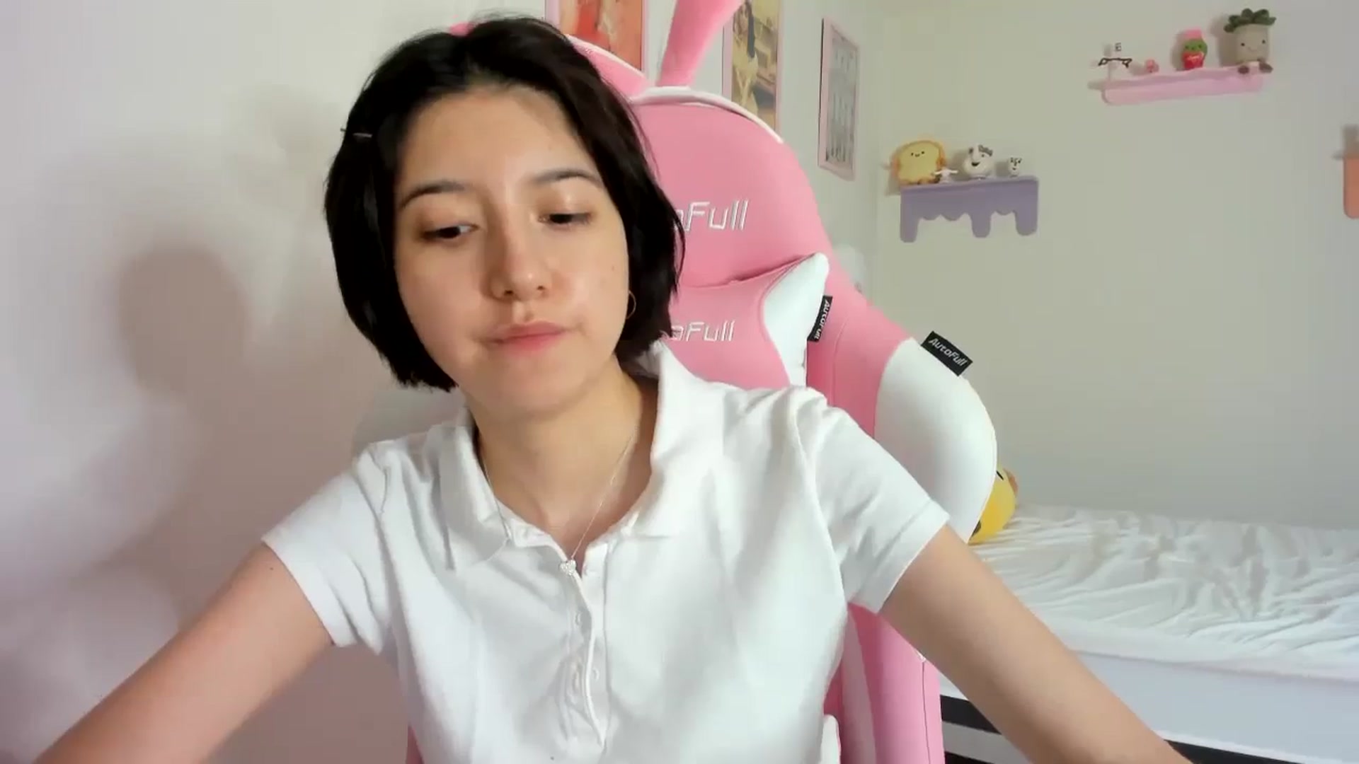 Gallery image thumbnail from Cherrycute666's myfreecams stream on, 09/24/2023, 08:08 image 17 of 20