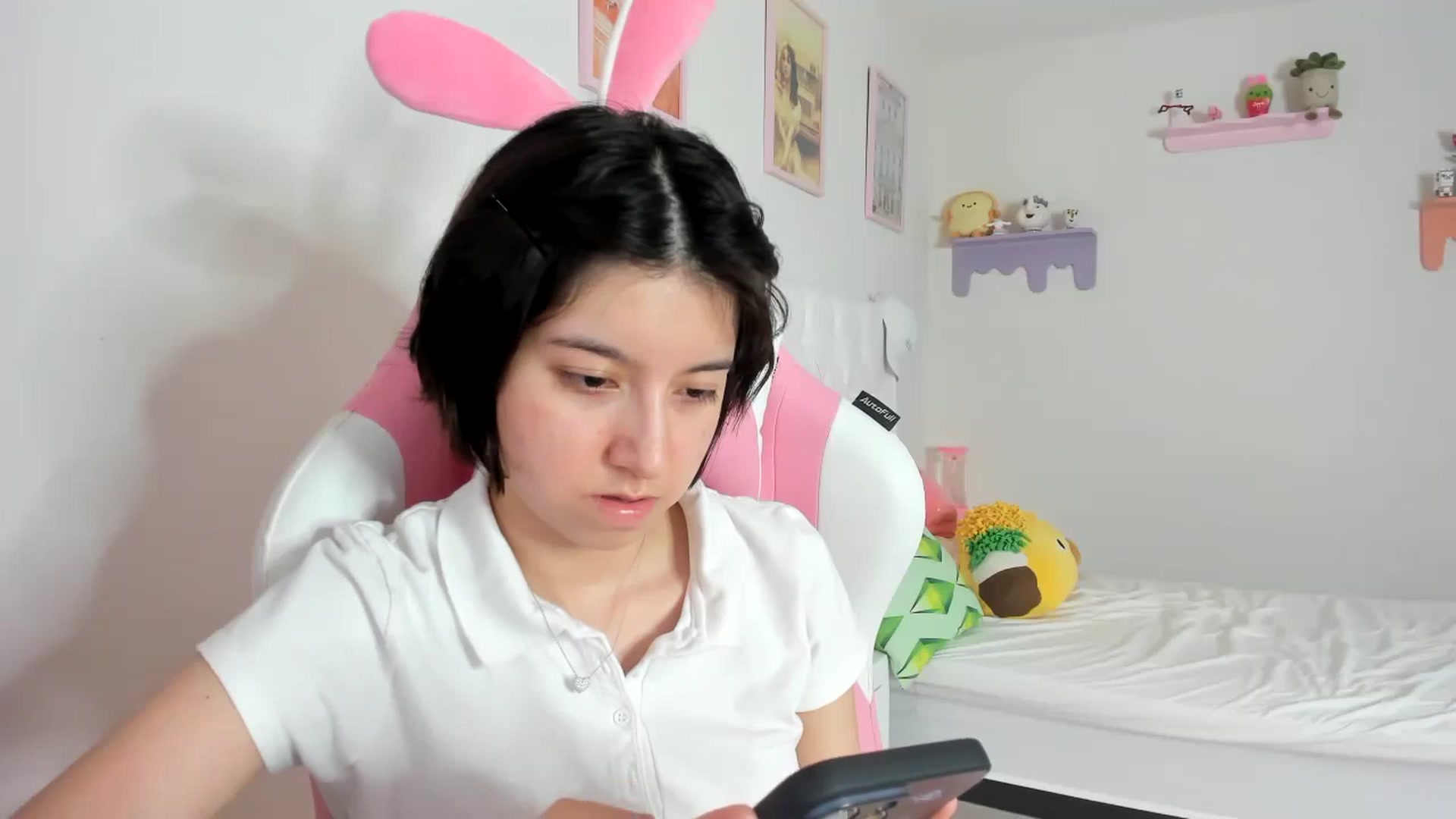 Gallery image thumbnail from Cherrycute666's myfreecams stream on, 09/24/2023, 08:08 image 12 of 20