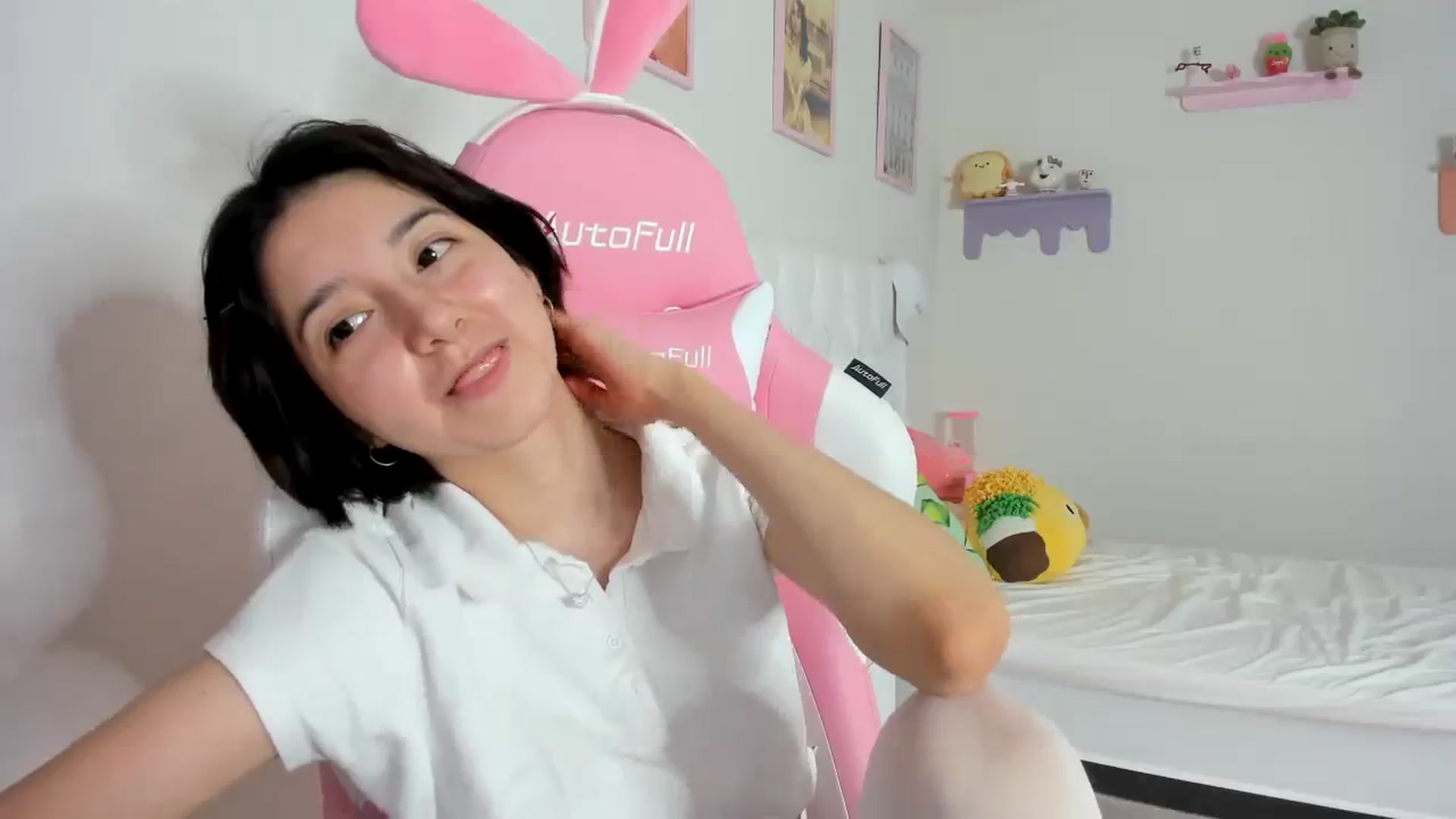 Gallery image thumbnail from Cherrycute666's myfreecams stream on, 09/24/2023, 08:08 image 13 of 20