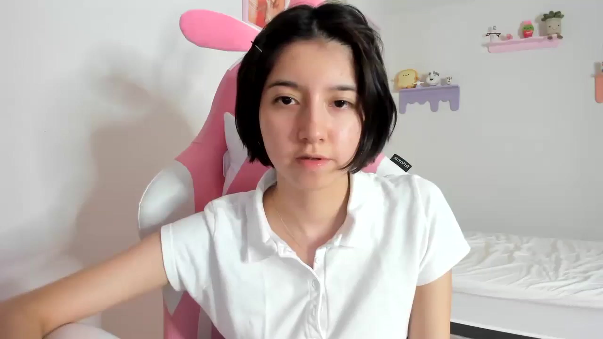 Gallery image thumbnail from Cherrycute666's myfreecams stream on, 09/24/2023, 08:08 image 1 of 20