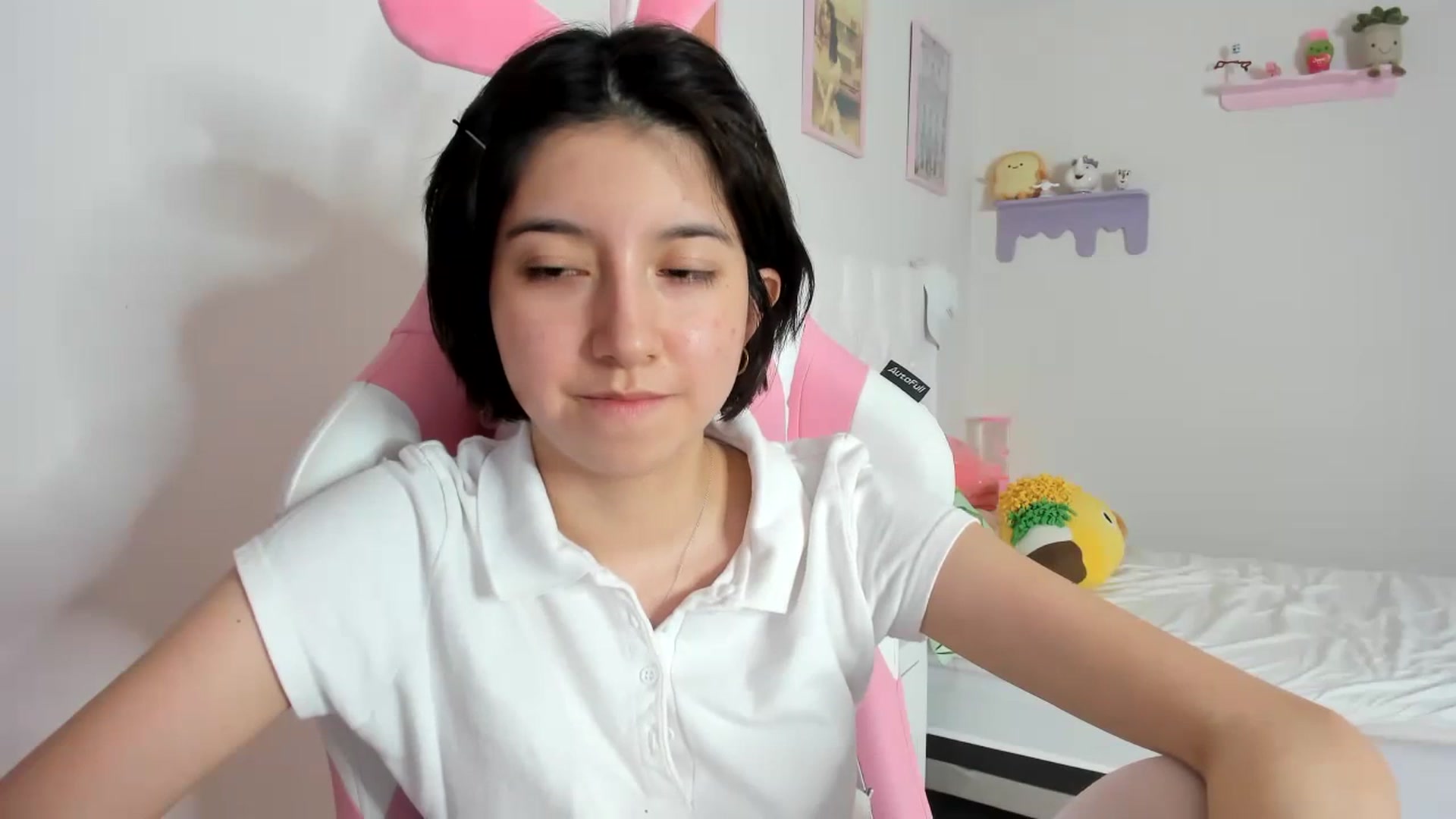 Gallery image thumbnail from Cherrycute666's myfreecams stream on, 09/24/2023, 08:08 image 4 of 20