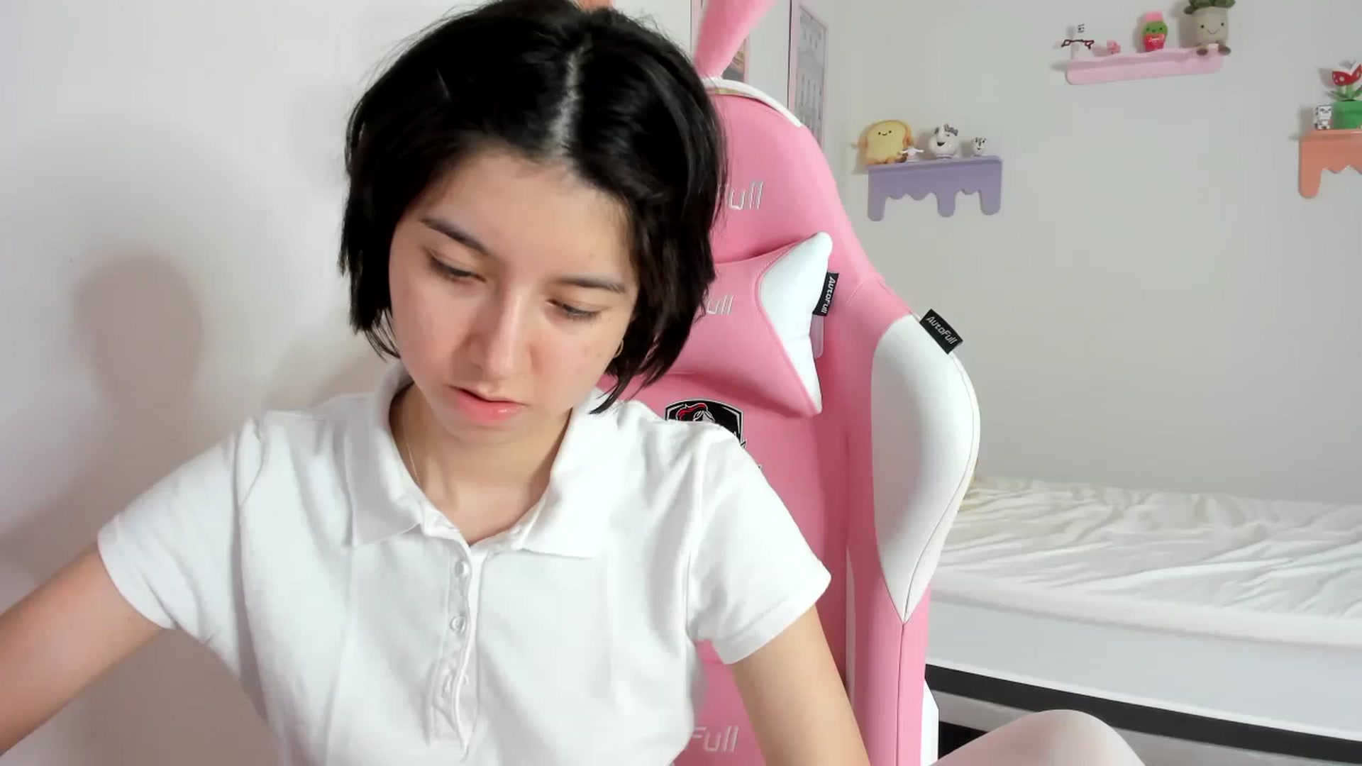 Gallery image thumbnail from Cherrycute666's myfreecams stream on, 09/24/2023, 09:09 image 19 of 20