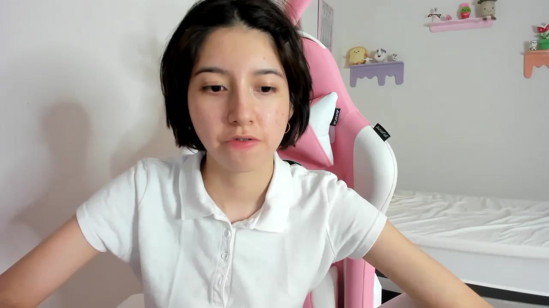 Gallery image thumbnail from Cherrycute666's myfreecams stream on, 09/24/2023, 09:09 image 15 of 20