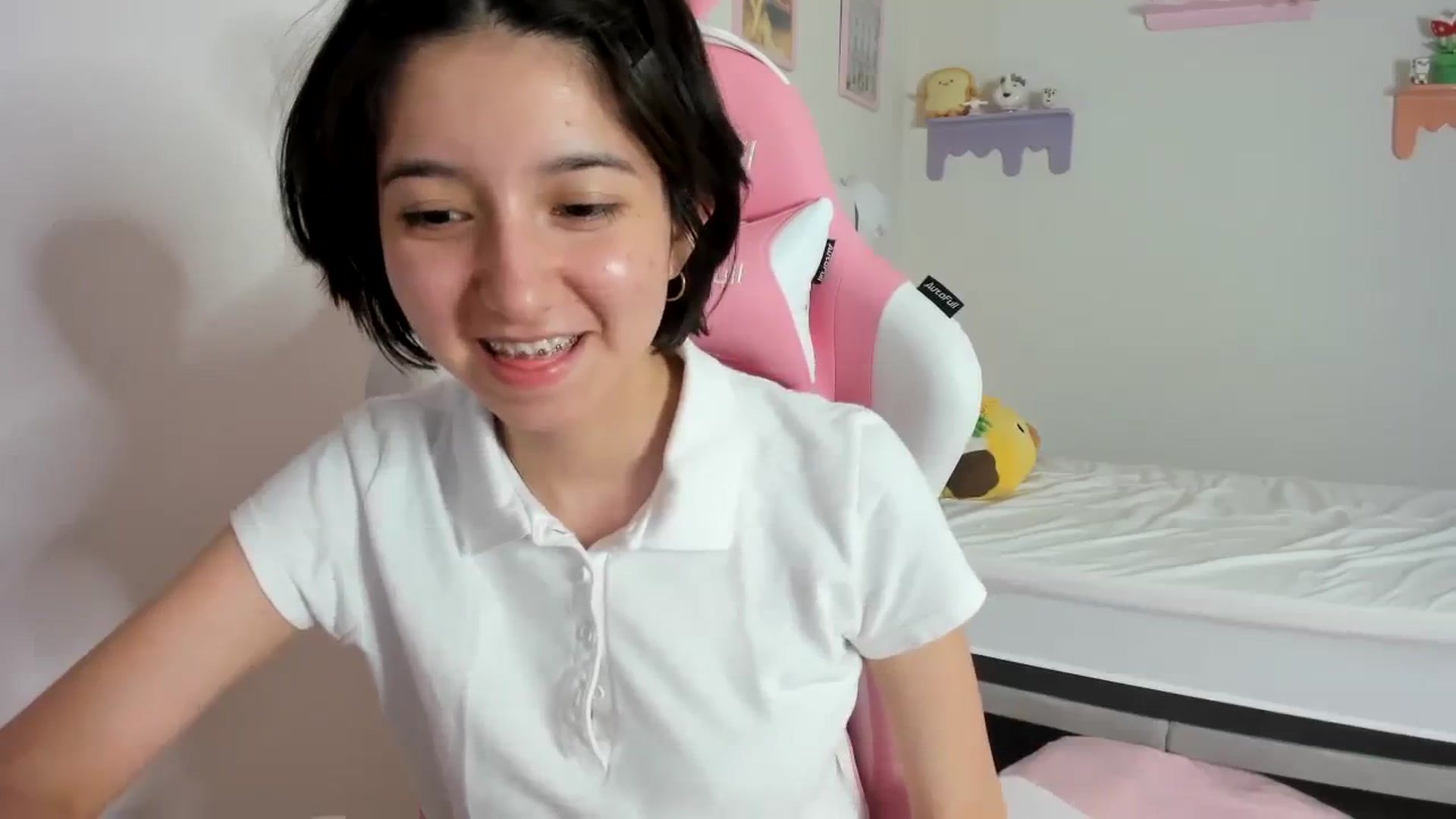 Gallery image thumbnail from Cherrycute666's myfreecams stream on, 09/24/2023, 09:09 image 7 of 20
