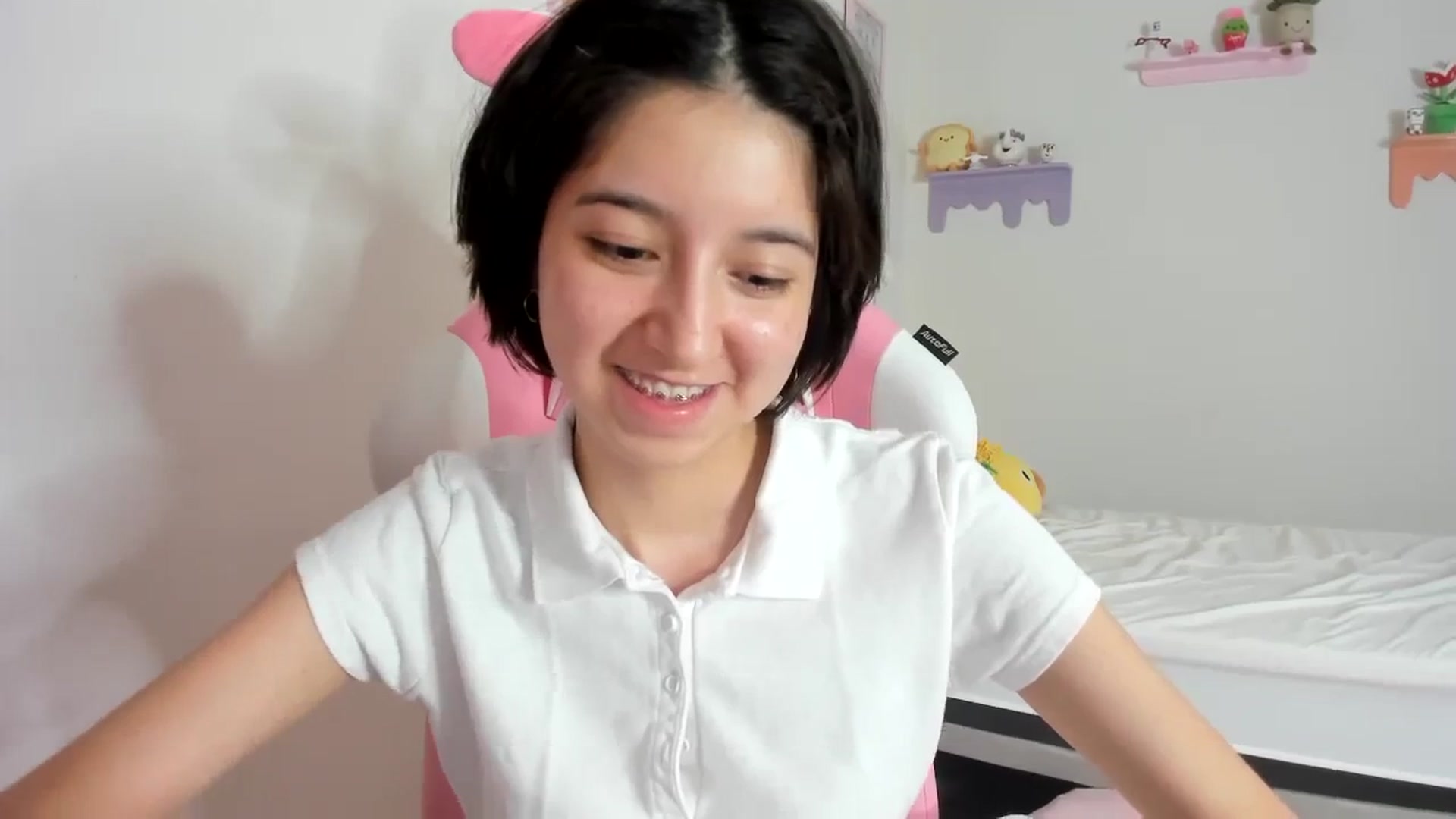 Gallery image thumbnail from Cherrycute666's myfreecams stream on, 09/24/2023, 09:09 image 11 of 20