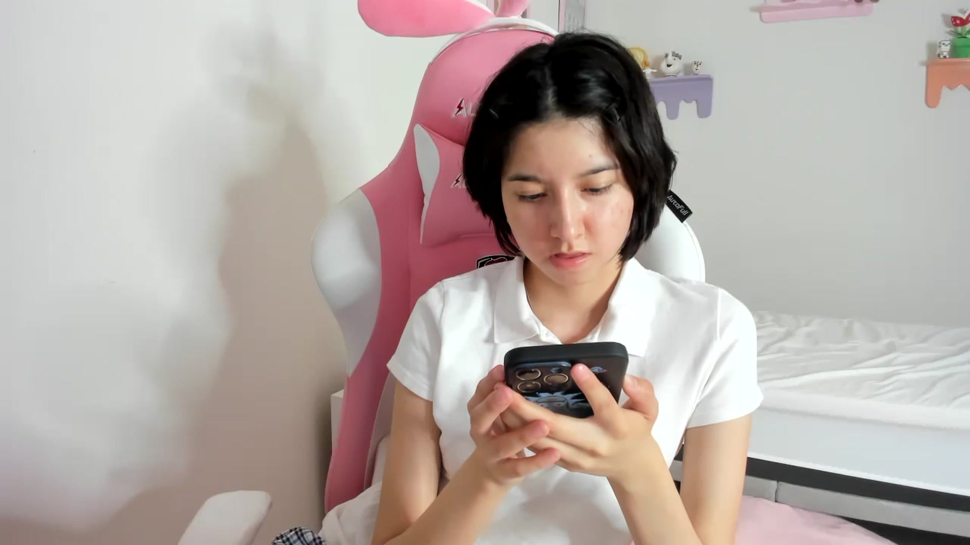 Gallery image thumbnail from Cherrycute666's myfreecams stream on, 09/24/2023, 09:09 image 4 of 20