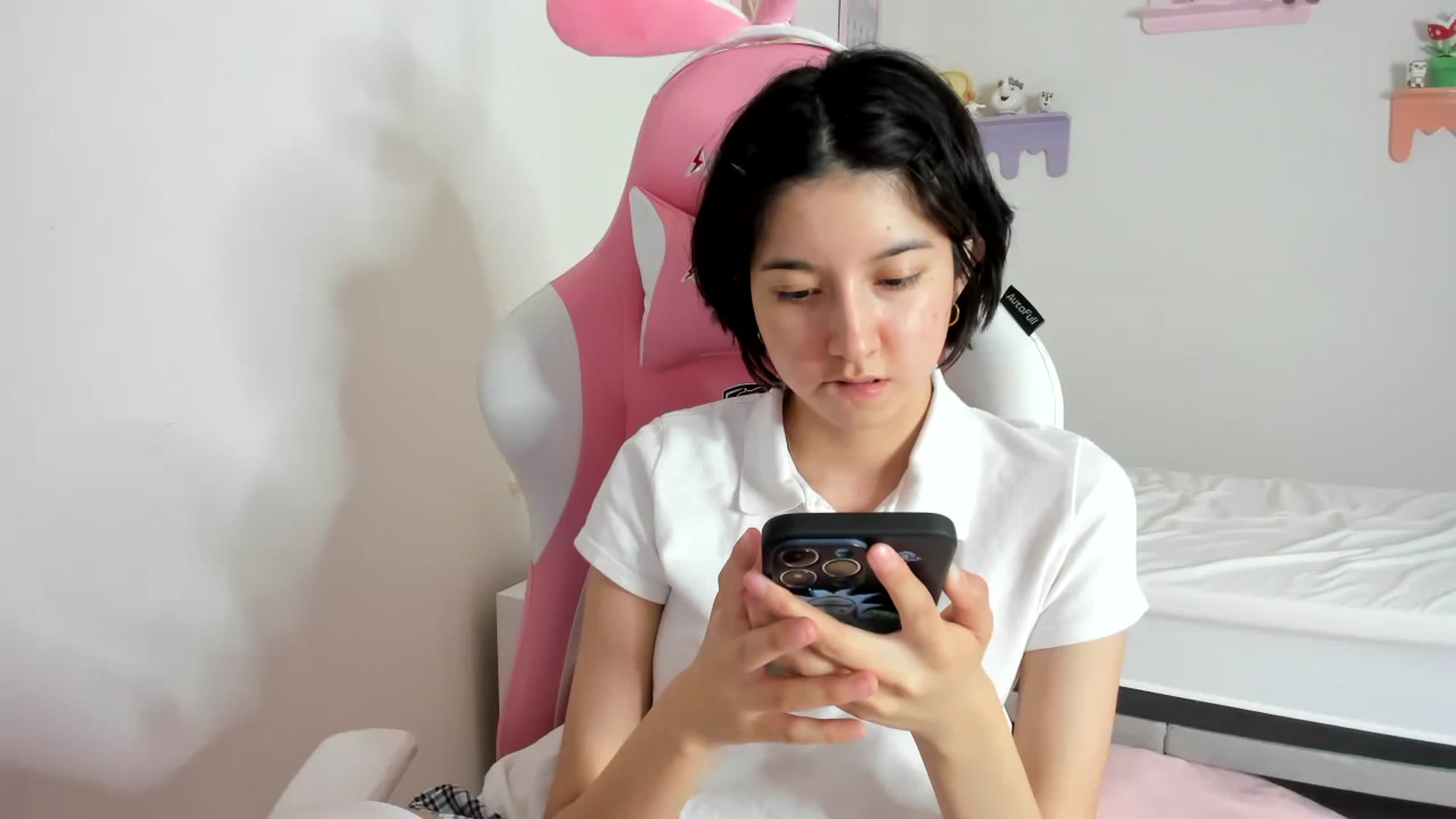 Gallery image thumbnail from Cherrycute666's myfreecams stream on, 09/24/2023, 09:09 image 5 of 20