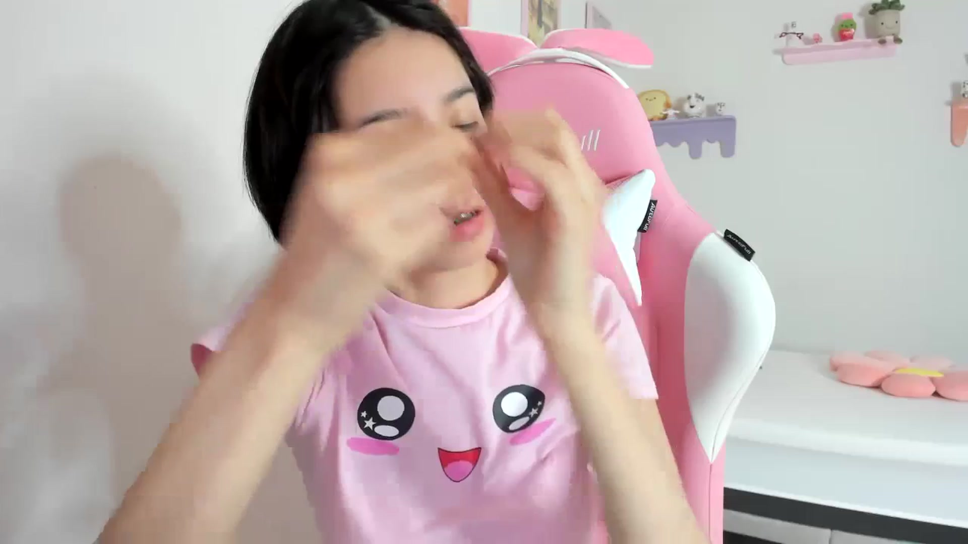 Gallery image thumbnail from Cherrycute666's myfreecams stream on, 09/26/2023, 24:46 image 11 of 20