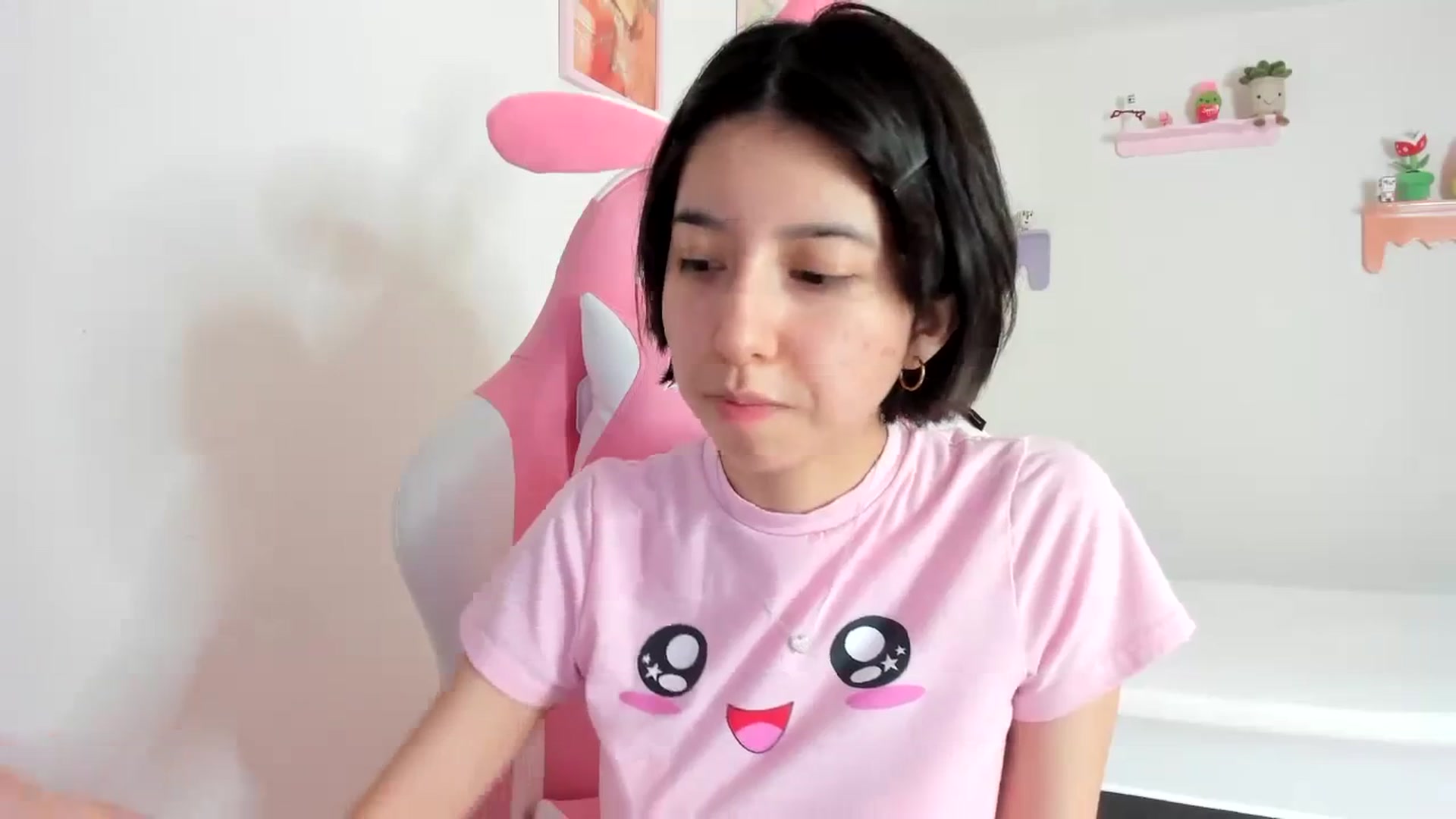 Gallery image thumbnail from Cherrycute666's myfreecams stream on, 09/26/2023, 01:05 image 2 of 20