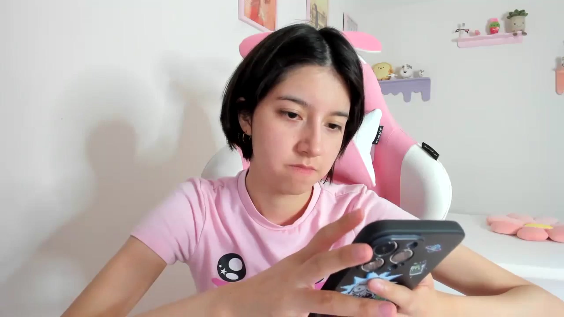 Gallery image thumbnail from Cherrycute666's myfreecams stream on, 09/26/2023, 01:05 image 17 of 20