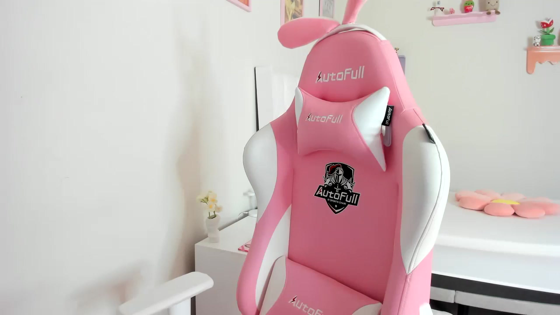 Gallery image thumbnail from Cherrycute666's myfreecams stream on, 09/26/2023, 01:05 image 7 of 20
