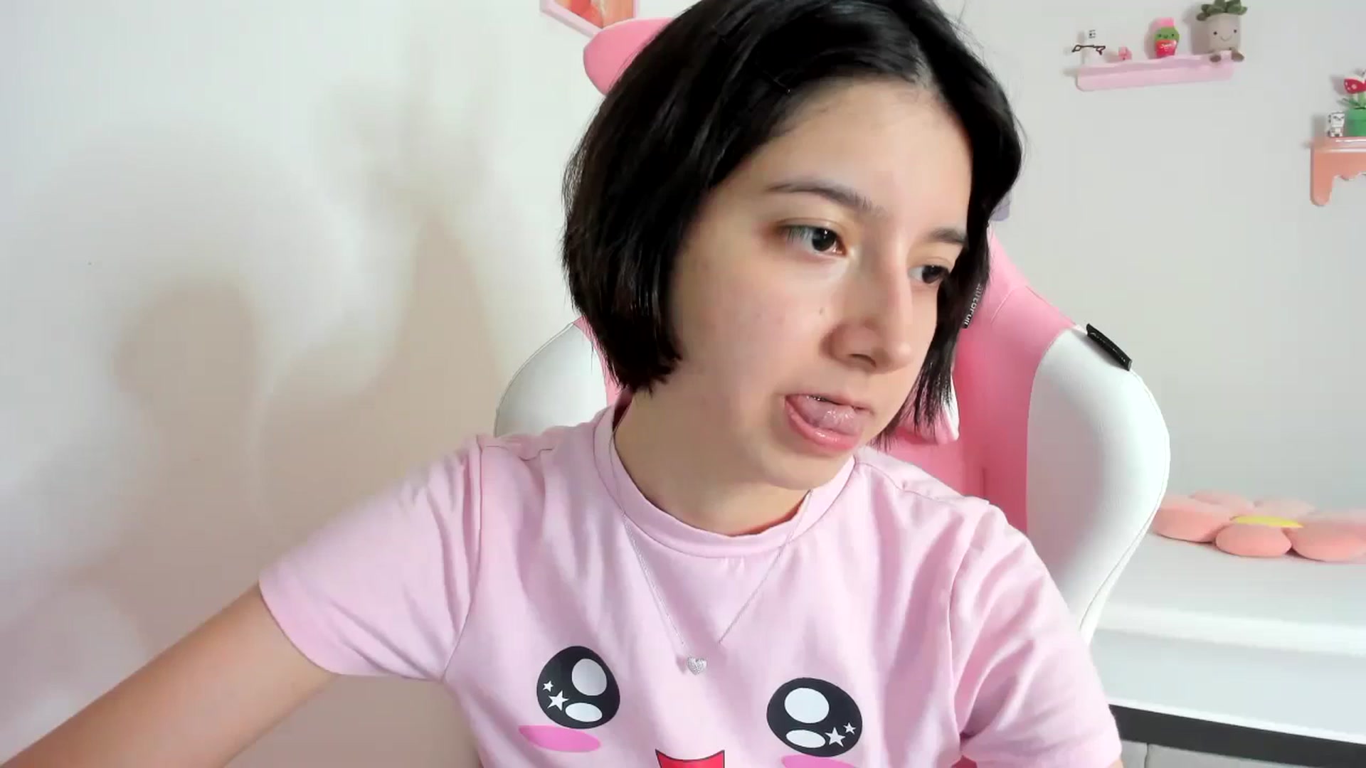 Gallery image thumbnail from Cherrycute666's myfreecams stream on, 09/26/2023, 01:05 image 13 of 20
