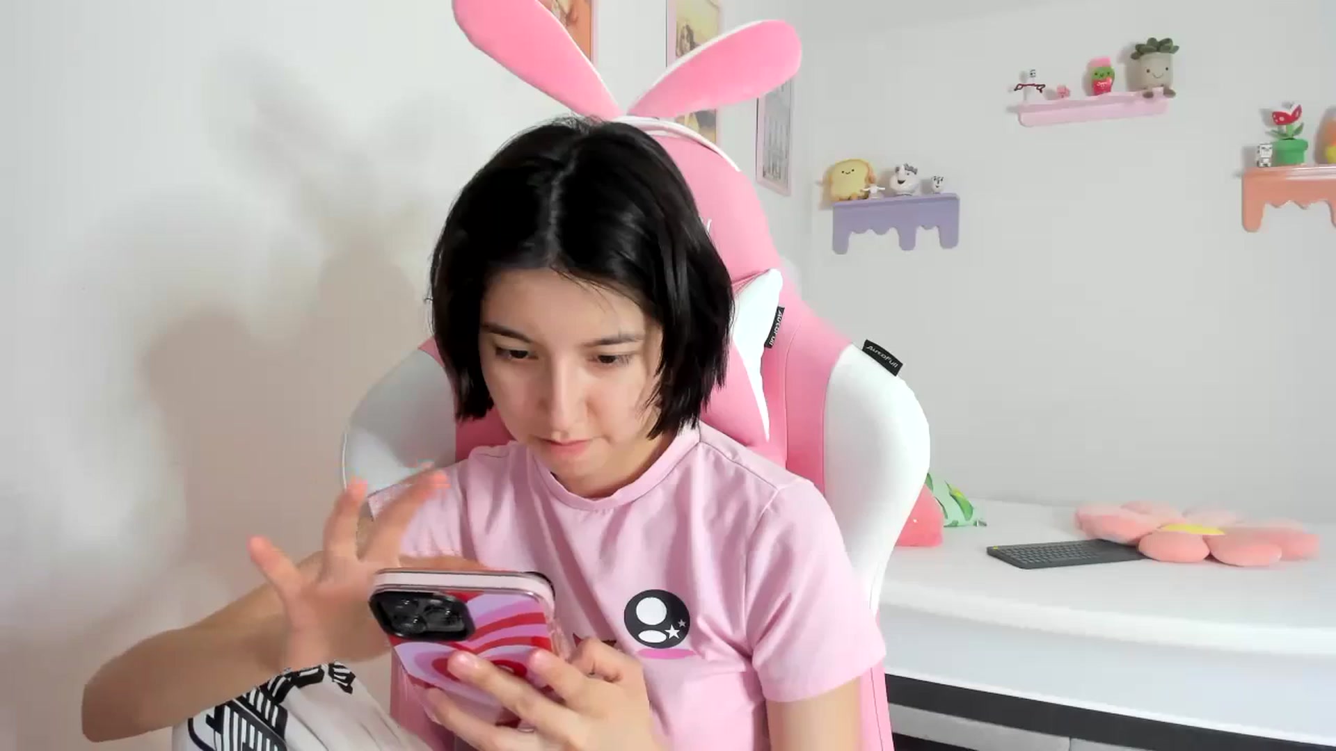 Gallery image thumbnail from Cherrycute666's myfreecams stream on, 09/26/2023, 02:36 image 20 of 20