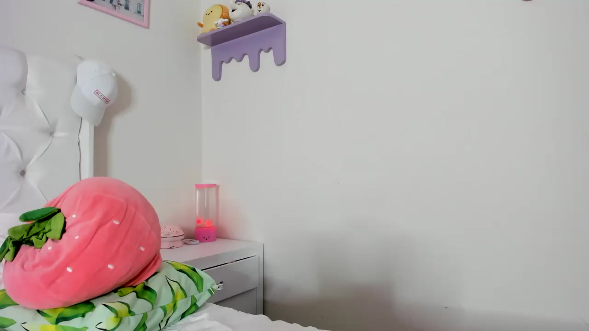 Gallery image thumbnail from Cherrycute666's myfreecams stream on, 09/26/2023, 07:27 image 1 of 20