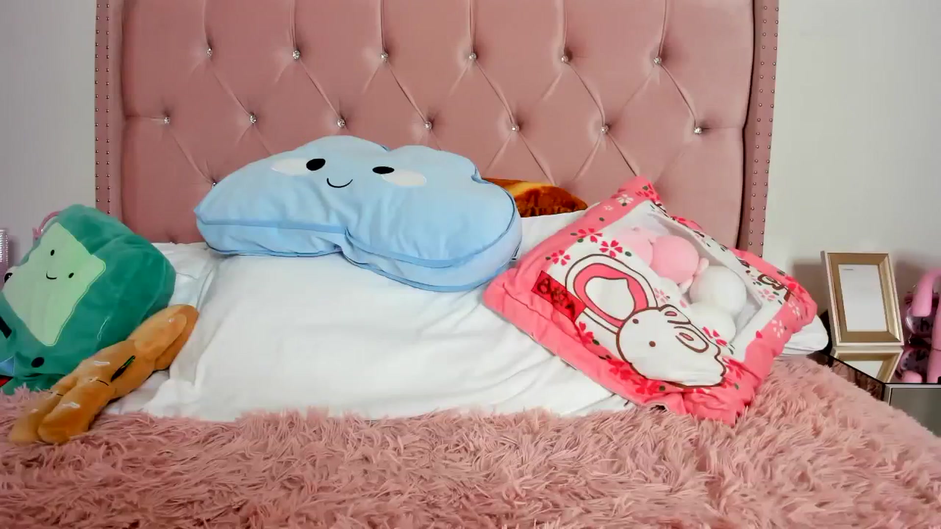 Gallery image thumbnail from Cherrycute666's myfreecams stream on, 09/26/2023, 09:09 image 13 of 20
